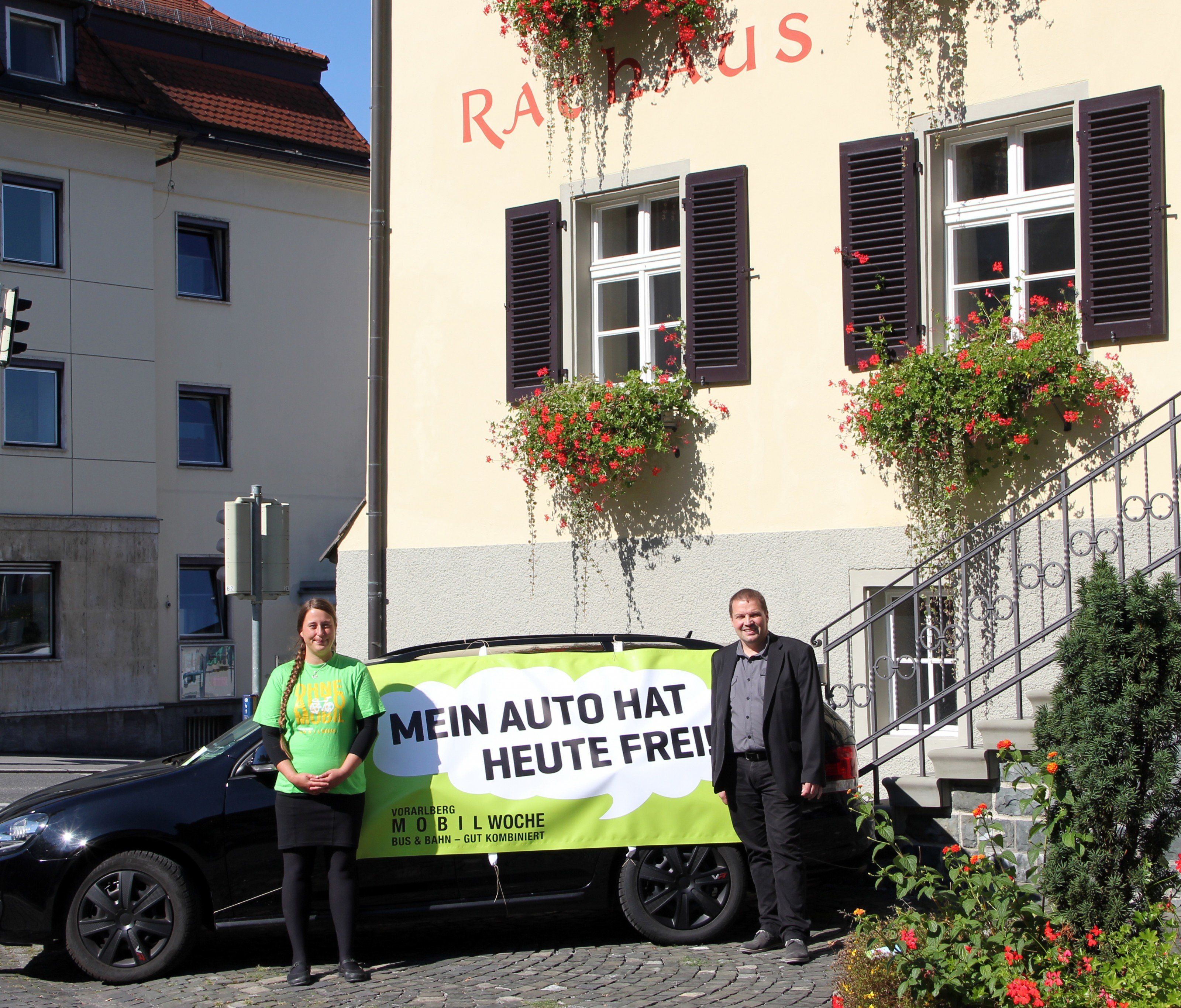 e5-Teamleiterin Anna Waibel, MSc und der politische Energiereferent Umweltstadtrat Günter Mathis e5-Teamleiterin Anna Waibel, MSc und der politische Energiereferent Umweltstadtrat Günter Mathis