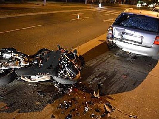 Schwerer Motorrad-Unfall in Wien-Liesing. Schwerer Motorrad-Unfall in Wien-Liesing.