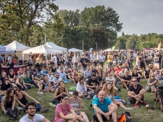 Reger Andrang beim Volksstimmefest. Reger Andrang beim Volksstimmefest.
