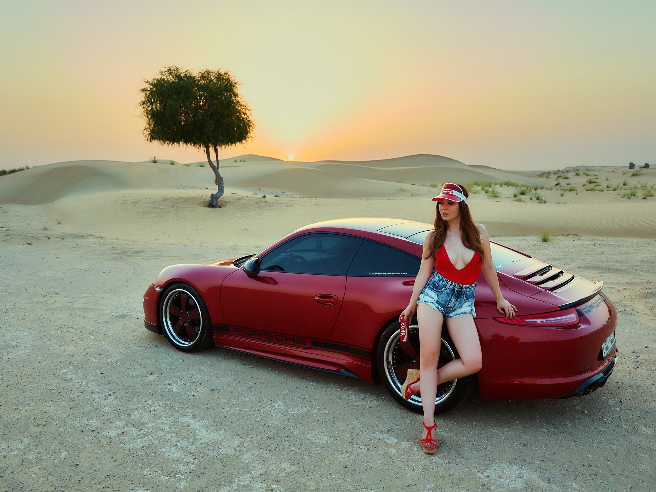 Das Cover des neuen Miss Tuning Kalenders. Das Cover des neuen Miss Tuning Kalenders.