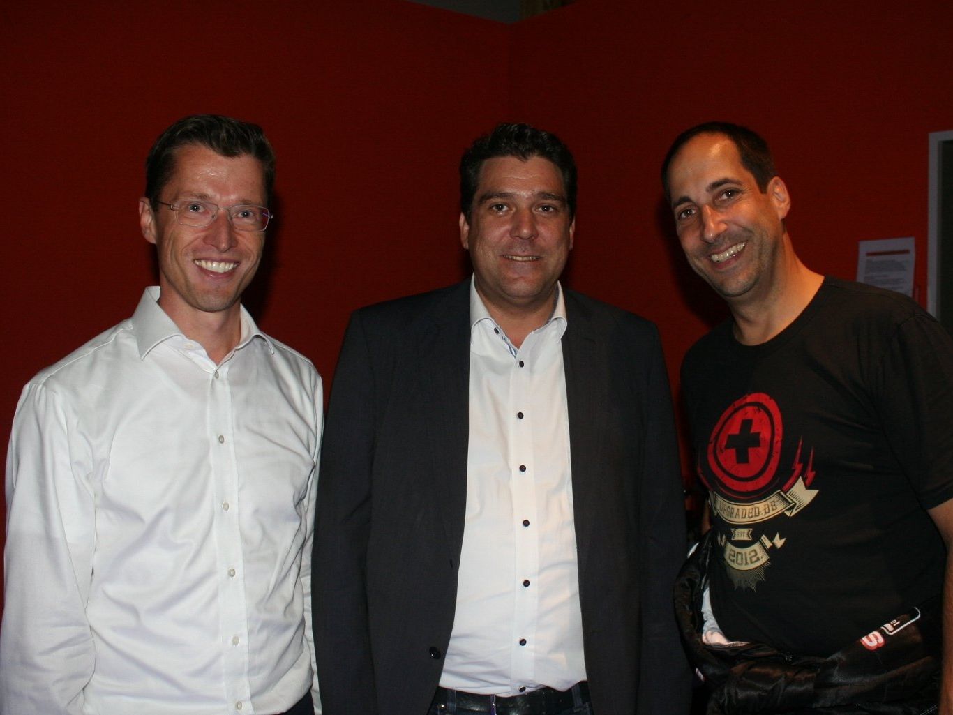 Bürgermeister Harald Köhlmeier flankiert von Stefan Harg (li.) und UpRacer-Instruktor Jörg Schramm. Bürgermeister Harald Köhlmeier flankiert von Stefan Harg (li.) und UpRacer-Instruktor Jörg Schramm.