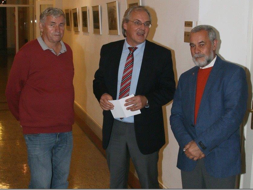 Landtagspräsident Harald Sonderegger eröffnete die Ausstellung von Luggi Knobel, Willi Schmidt und Dietmar Wanko