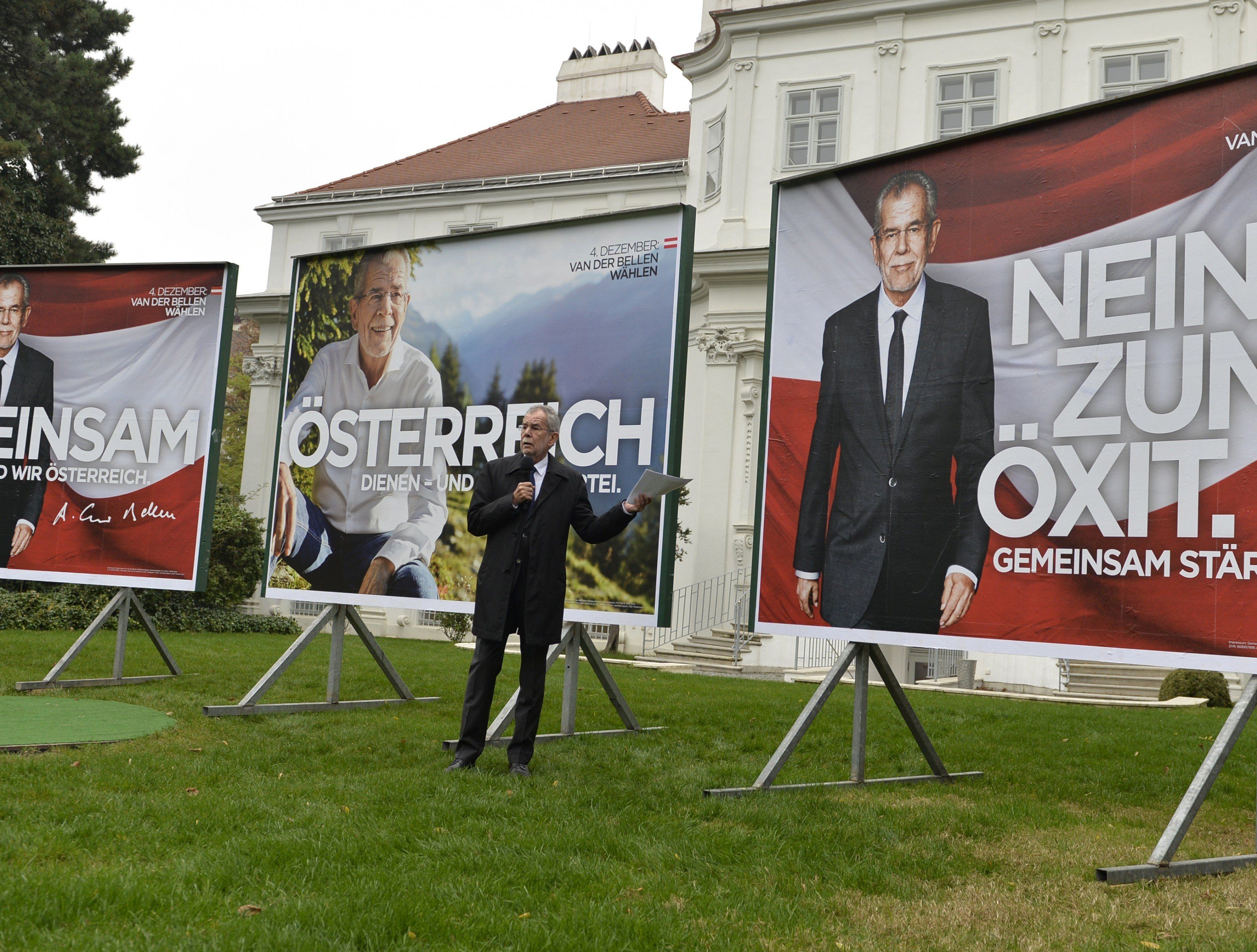 Alexander van der Bellen hat seine Plakatreihe vorgestellt. Alexander van der Bellen hat seine Plakatreihe vorgestellt.