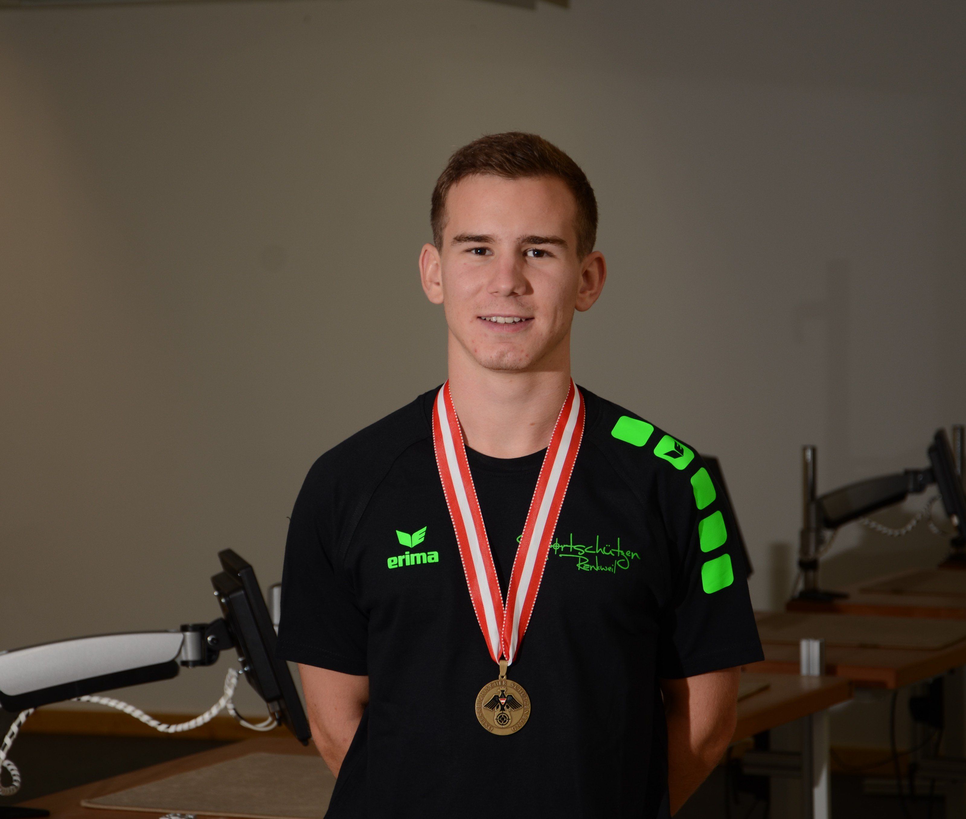 Simon Mair - Feuerpistole ÖM 2016 Simon Mair - Feuerpistole ÖM 2016