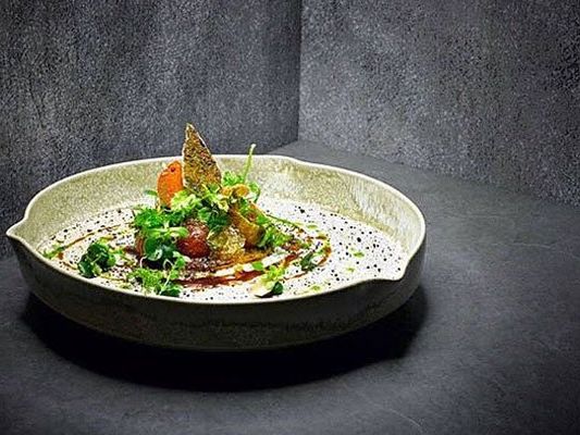 Christian Hümbs kreiert Desserts auf Gemüsebasis. Christian Hümbs kreiert Desserts auf Gemüsebasis.