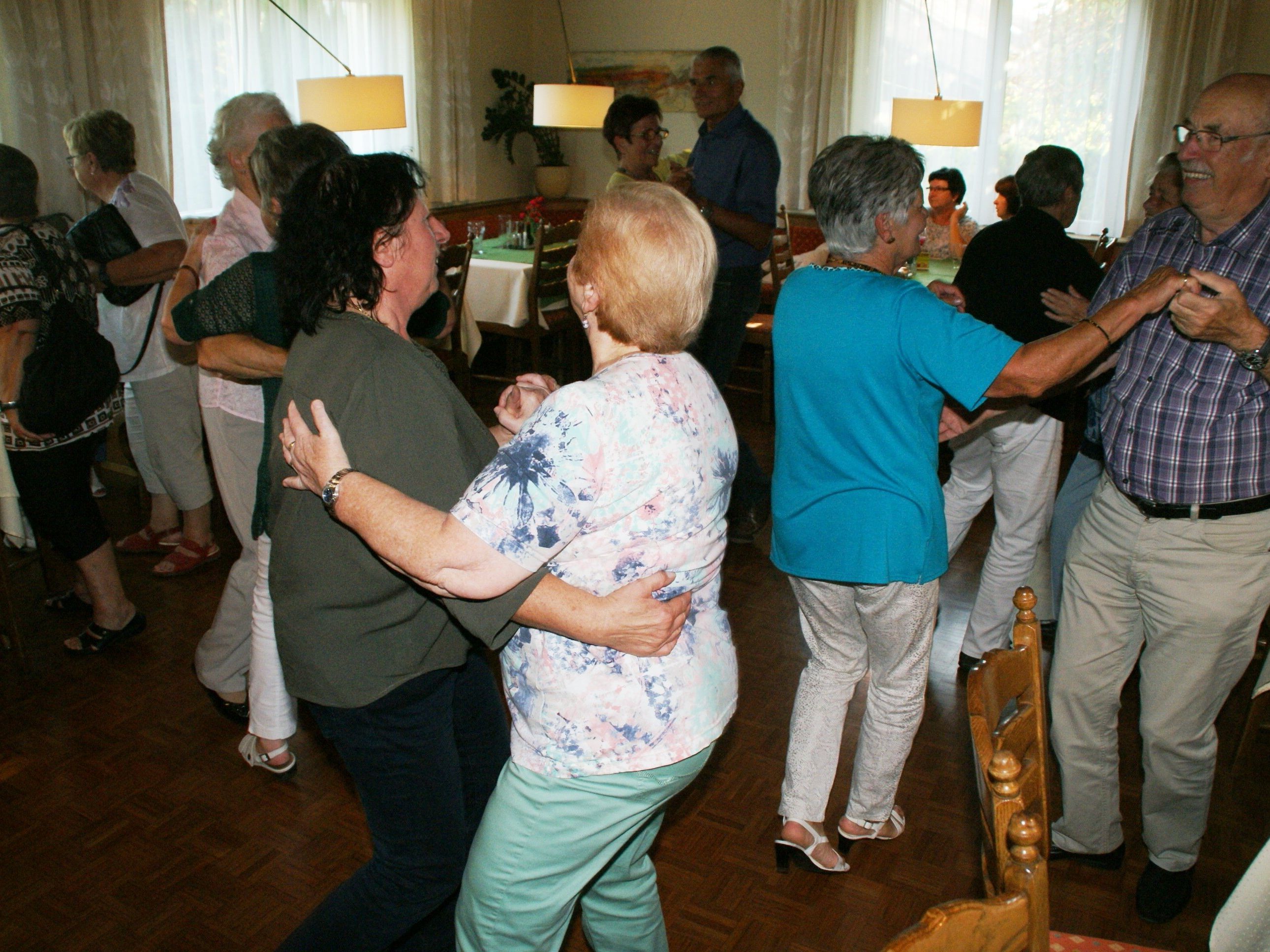 Im Adler herrschte fröhliche Tanzlaune Im Adler herrschte fröhliche Tanzlaune