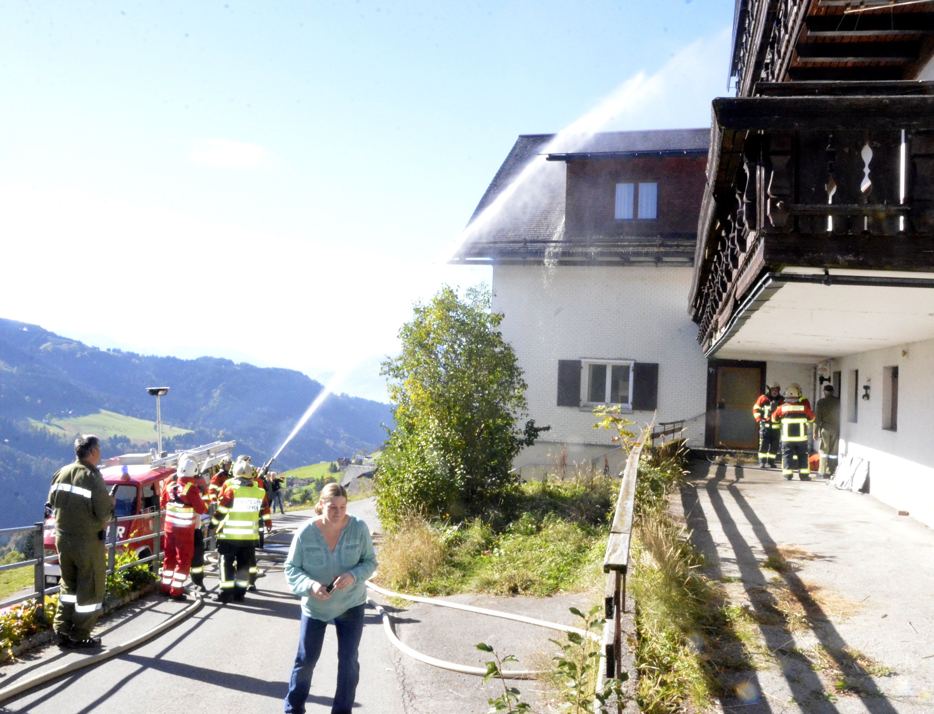 Schwerstarbeit hatten die Florianis aus Laterns bei ihrer Abschlussübung zu verrichten. Schwerstarbeit hatten die Florianis aus Laterns bei ihrer Abschlussübung zu verrichten.