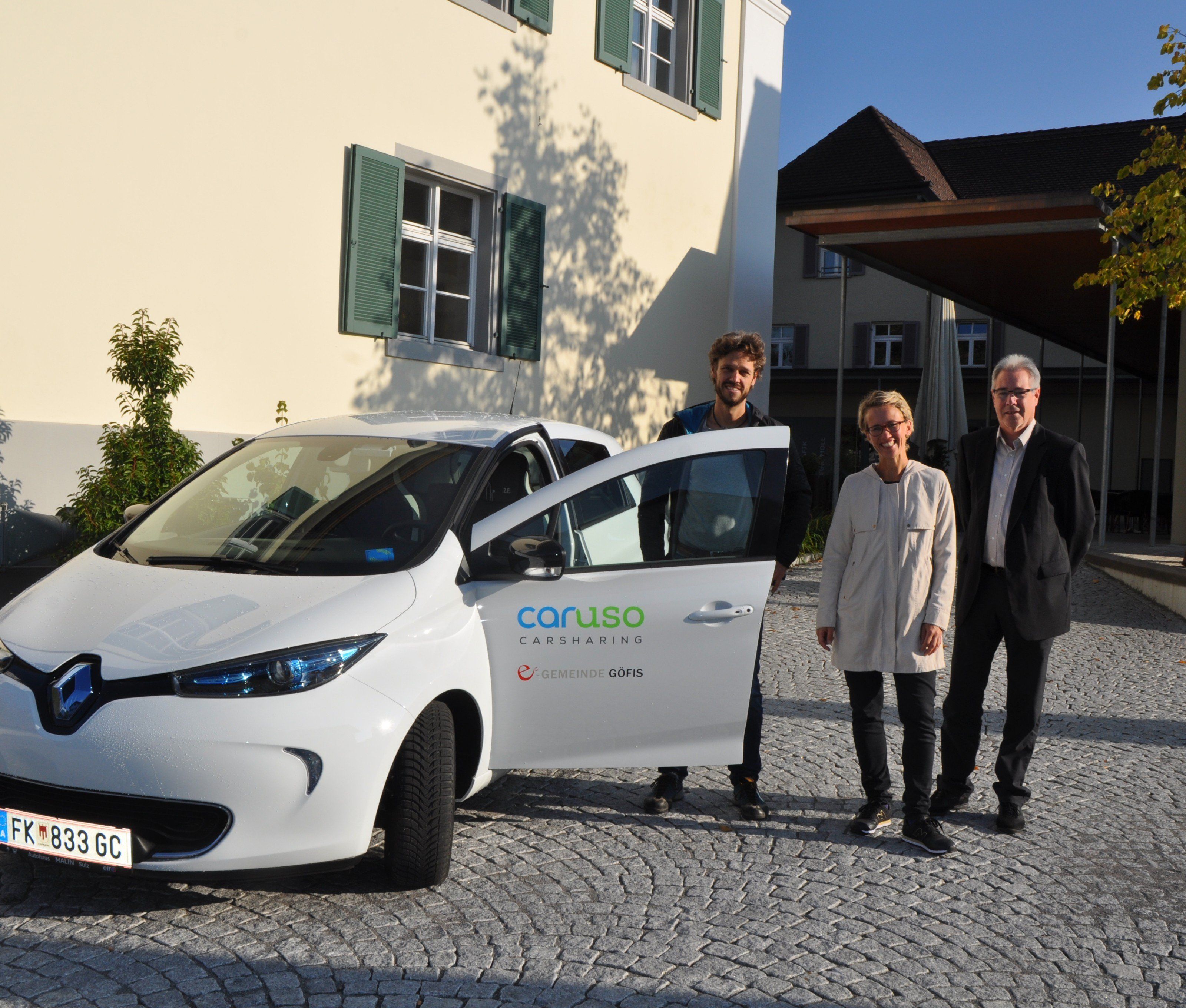 Kürzlich wurde das neue Fahrzeug in Betrieb genommen. Kürzlich wurde das neue Fahrzeug in Betrieb genommen.