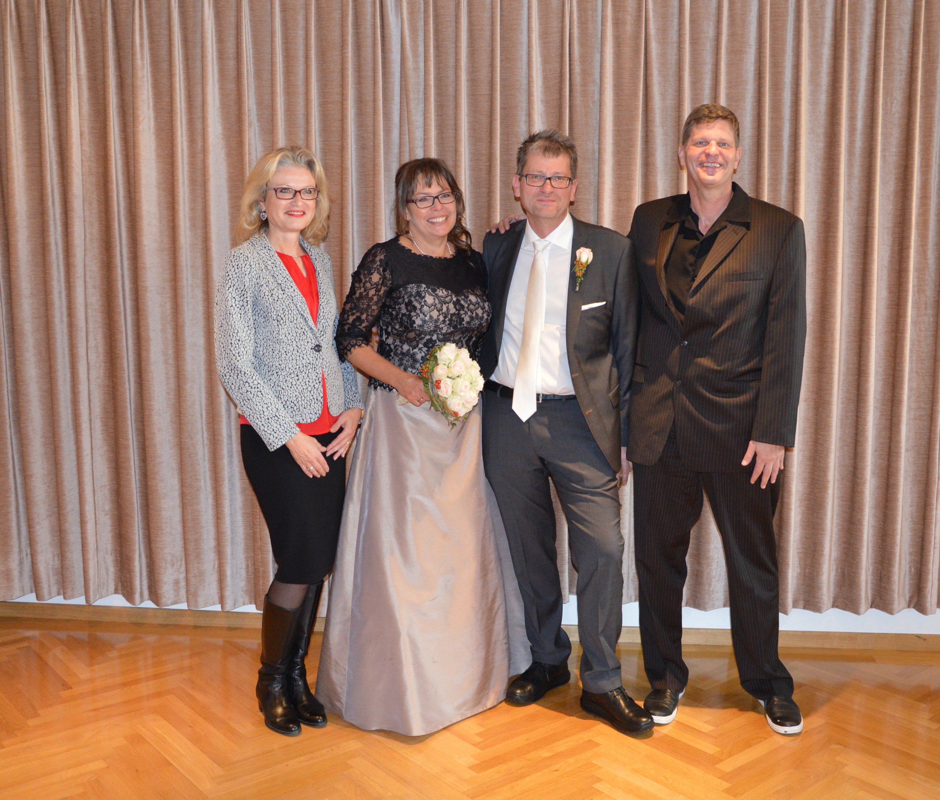 Gabriele Tscherntschitz und Helmut Aschauer haben geheiratet Gabriele Tscherntschitz und Helmut Aschauer haben geheiratet