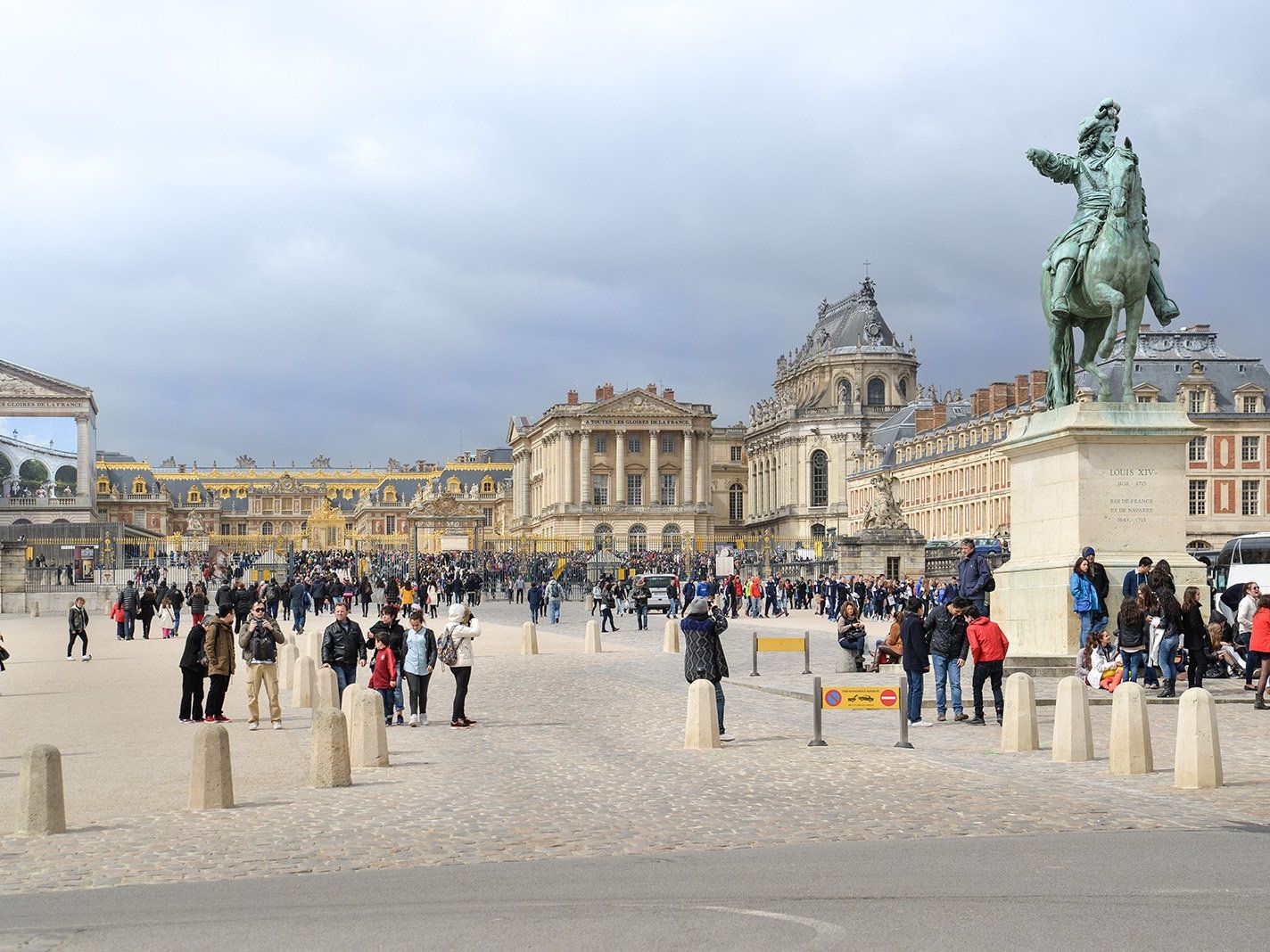 Das neue Auditorium im Dachgeschoss von Schloss Versailles erhielt eine elastische Lagerung vom Schwingungsschutzexperten Getzner. Das neue Auditorium im Dachgeschoss von Schloss Versailles erhielt eine elastische Lagerung vom Schwingungsschutzexperten Getzner.