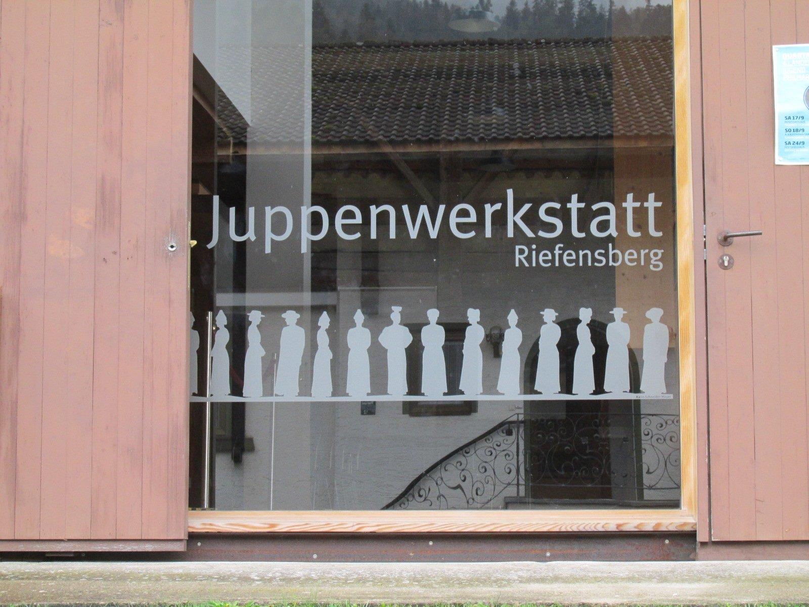 Die Frauenbewegung Götzis verbrachte einen interessanten Nachmittag in der Juppenwerkstatt in Riefensberg