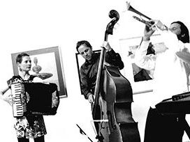 Isa Kurz, Philipp Moll und Daniel Woodtli sorgen für musikalische Grenzüberschreitungen Isa Kurz, Philipp Moll und Daniel Woodtli sorgen für musikalische Grenzüberschreitungen