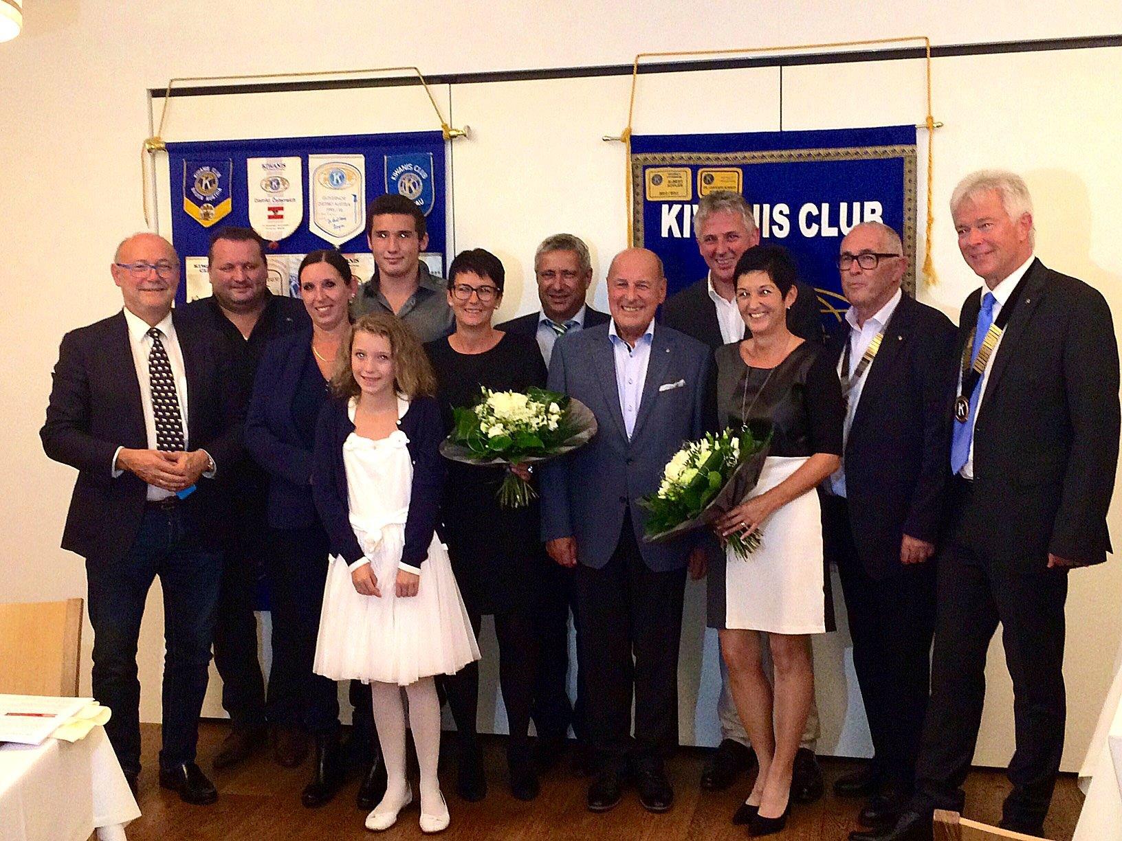 Die tapfere Letizia Gmeiner und ihre Familie bedankten sich für den „Kiwanispreis 2016“.