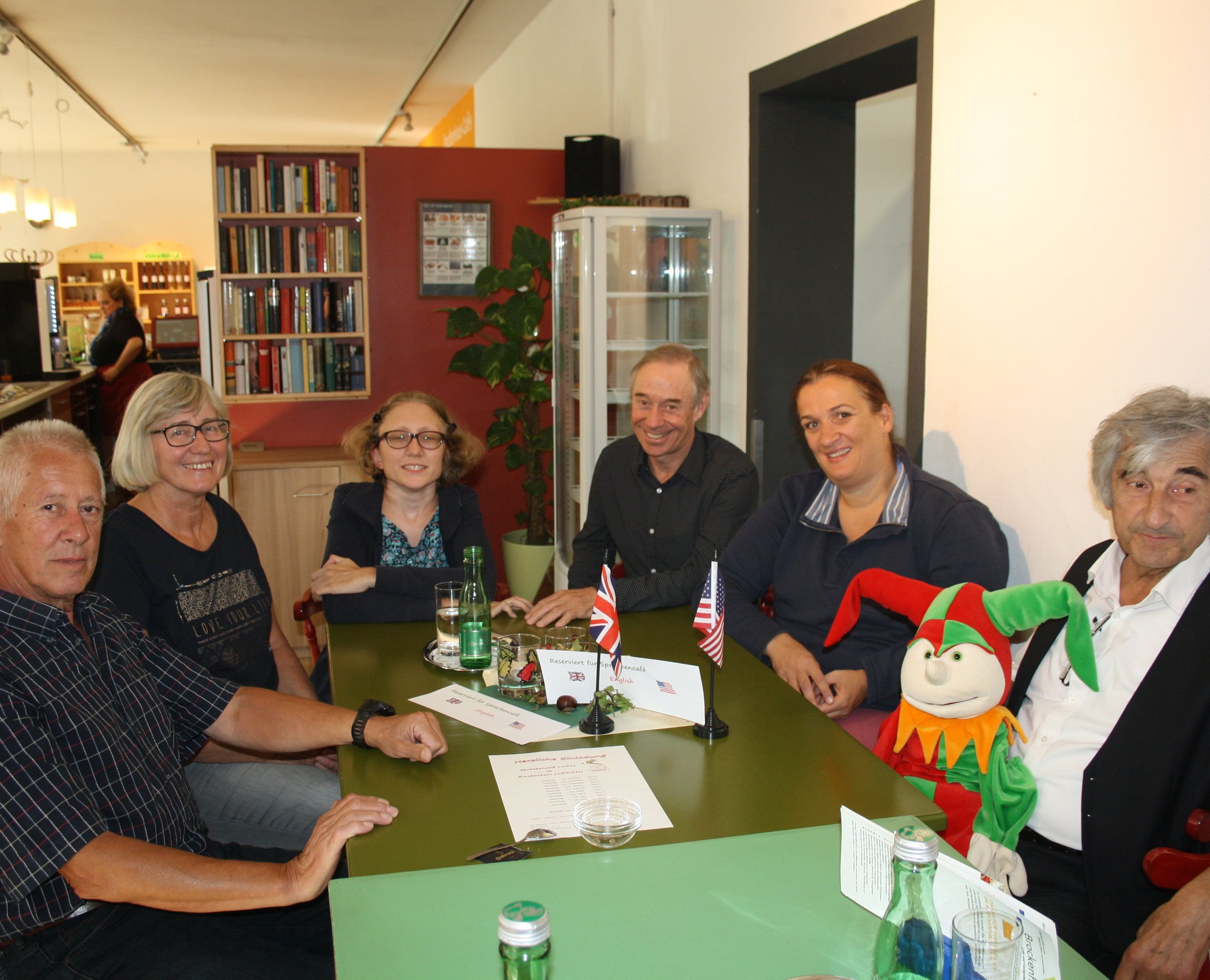 Begegnung und Unterhaltung im „Sprachencafe“ im Brockenhaus Leiblachtal mit muttersprachlichen Moderatoren: Der nächste Termin ist am 5. November um 9.30 Uhr. Begegnung und Unterhaltung im „Sprachencafe“ im Brockenhaus Leiblachtal mit muttersprachlichen Moderatoren: Der nächste Termin ist am 5. November um 9.30 Uhr.
