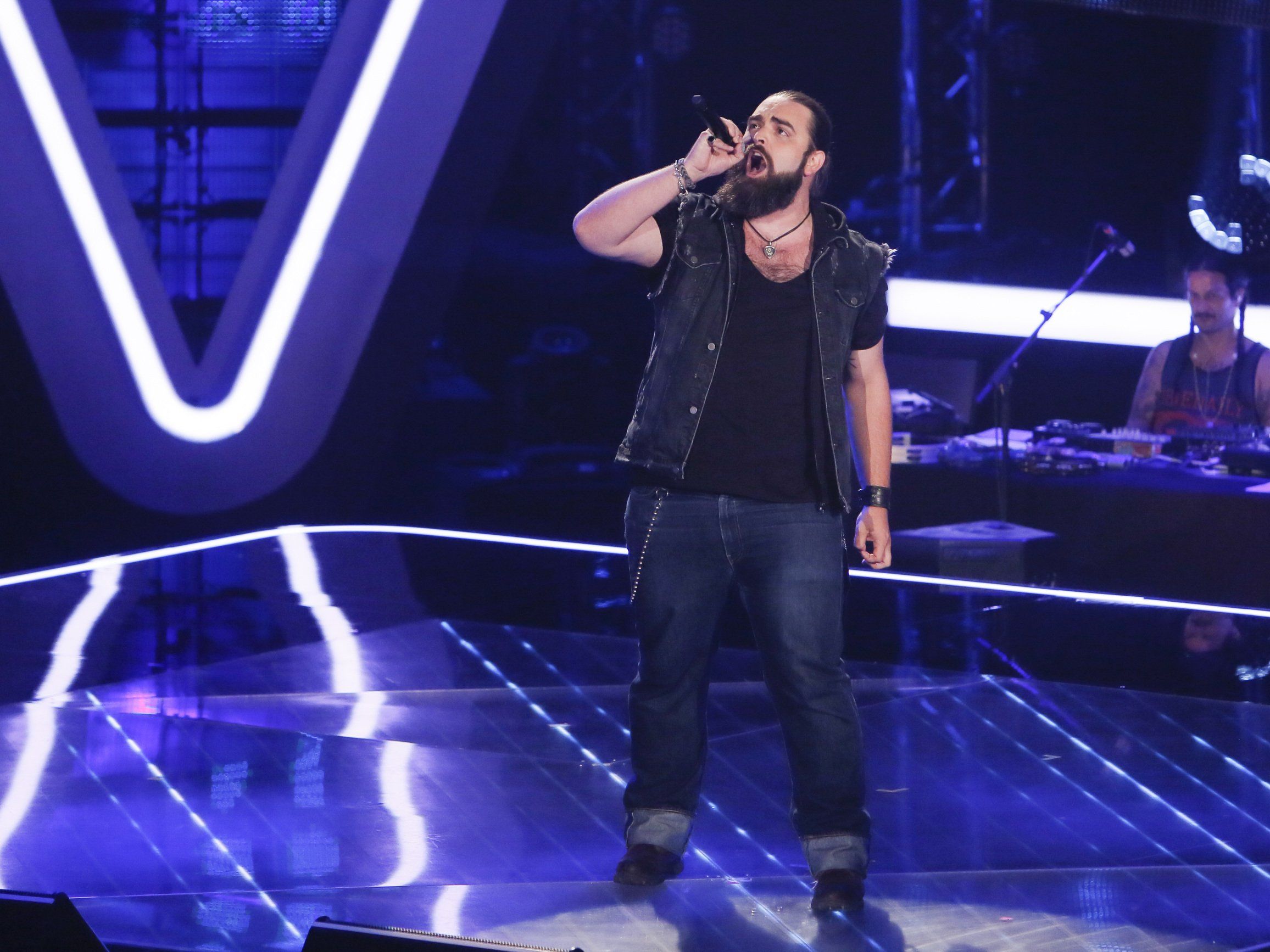 The Voice of Germany: Talent Michael singt zweistimmig mit sich selbst. The Voice of Germany: Talent Michael singt zweistimmig mit sich selbst.