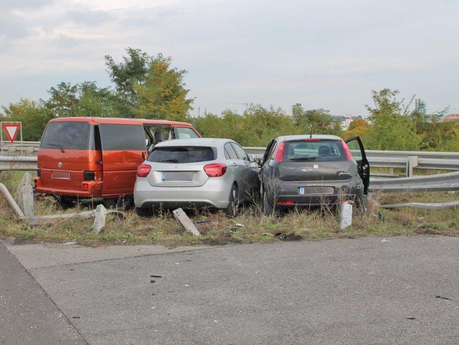 Der Unfall ereignete sich auf der A2 bei Wöllersdorf. Der Unfall ereignete sich auf der A2 bei Wöllersdorf.