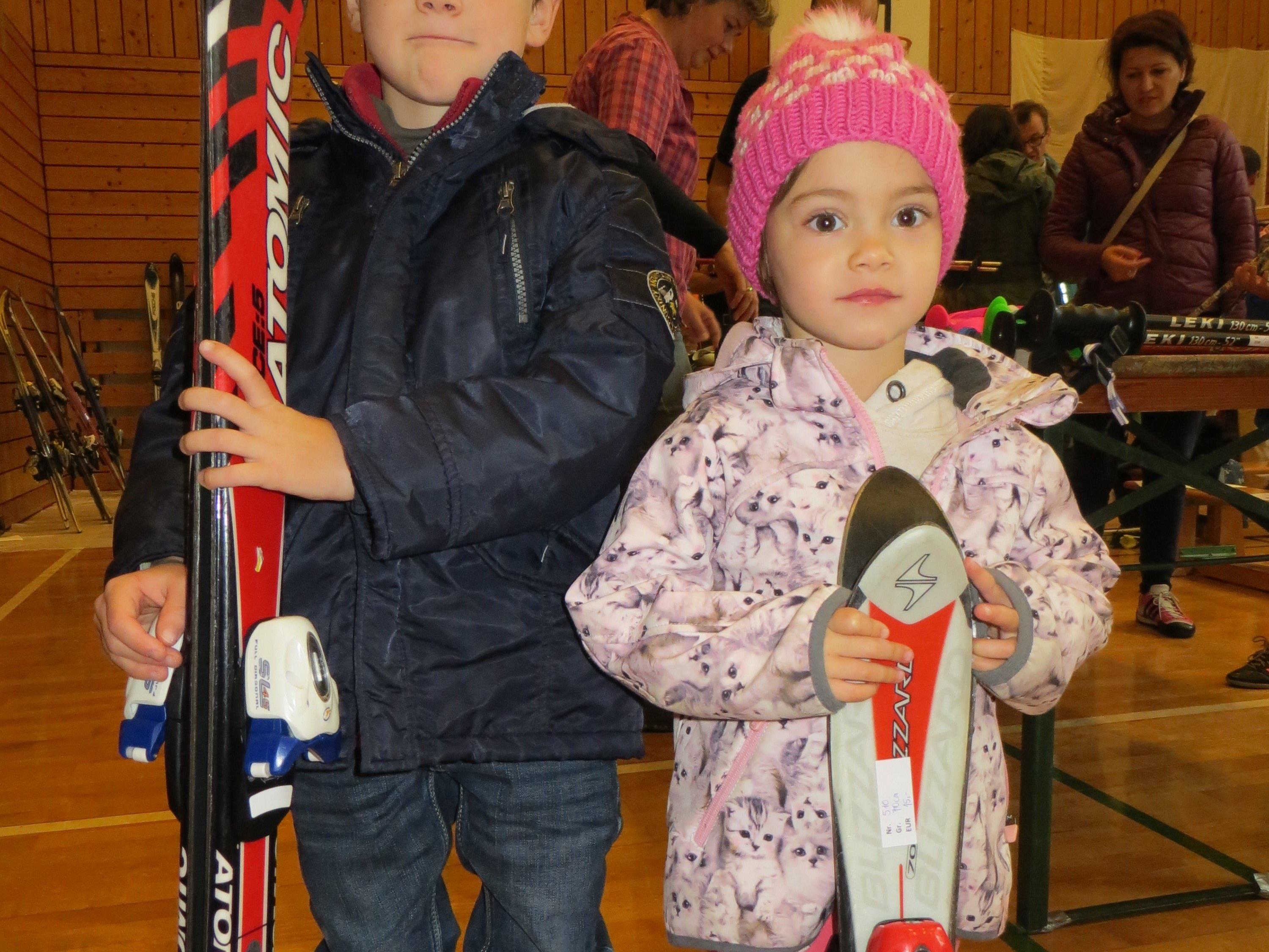 Schi für Kinder und Erwachsene gab es auf dem Wintersportbasar in Götzis
