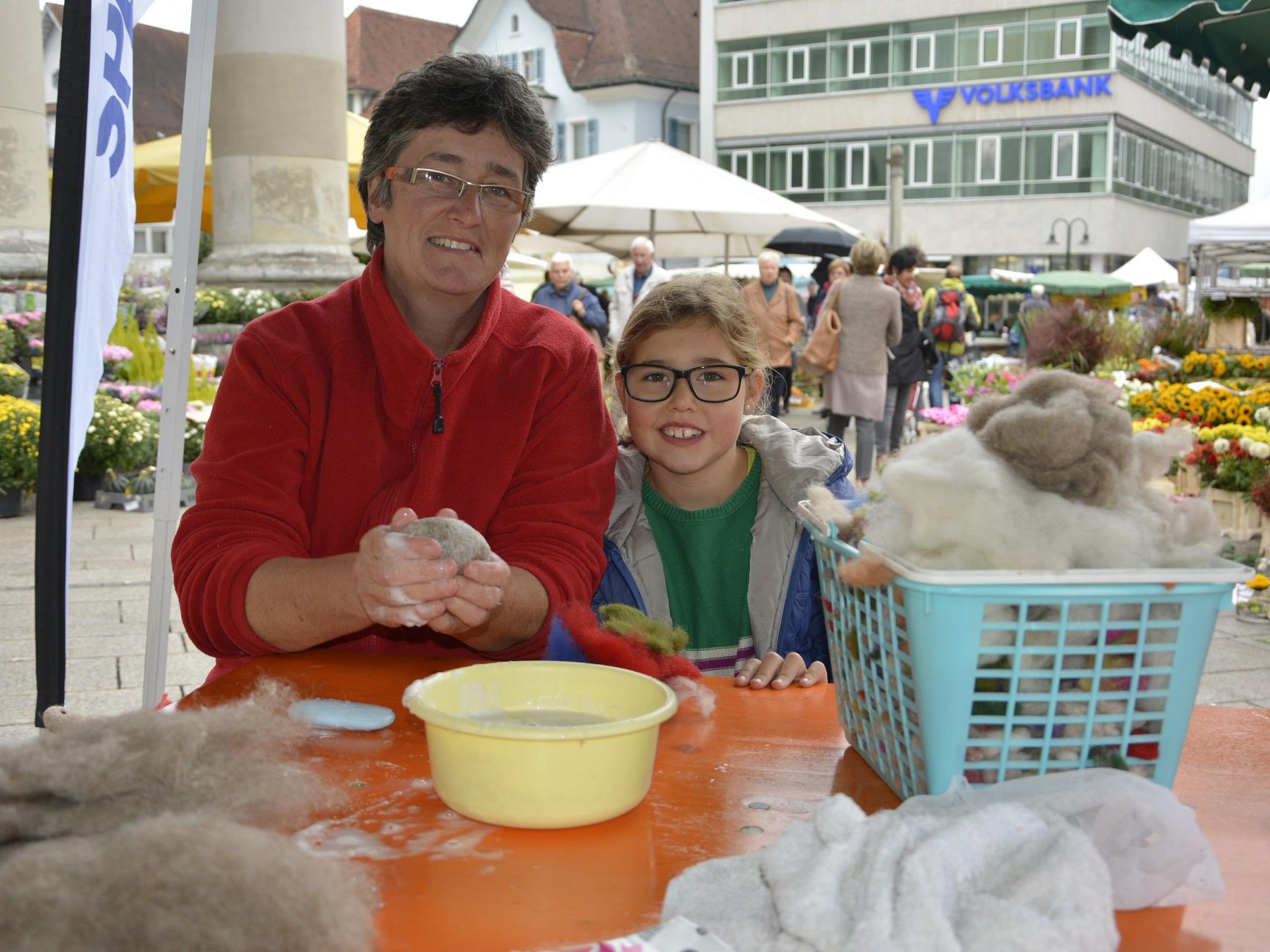 Schaf- und Wollexpertin Carmen Nußbaumer gab Anleitungen zum Filzen und Basteln.