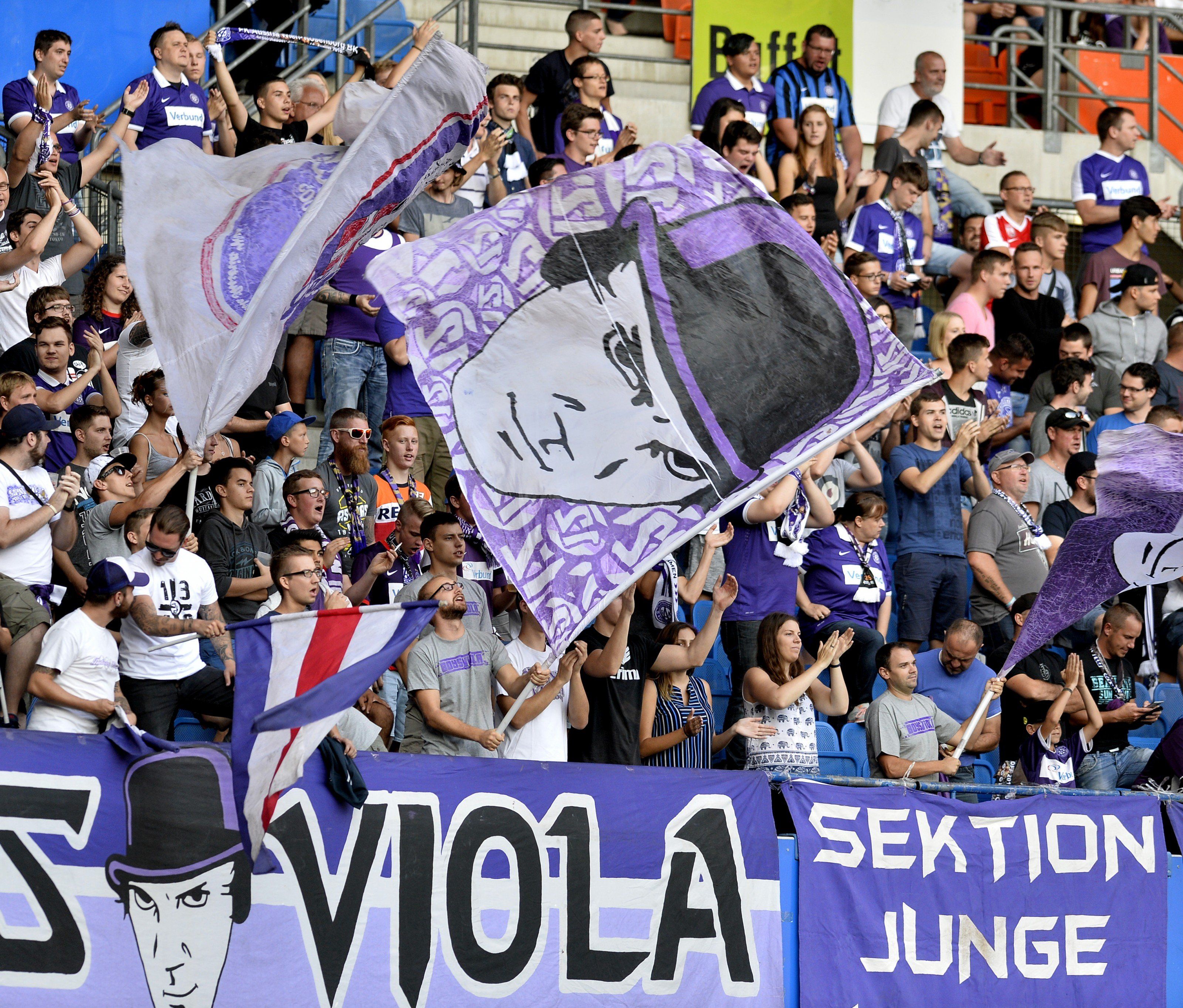 Die Austria-Fans zun in Rom zugegen. Die Austria-Fans zun in Rom zugegen.