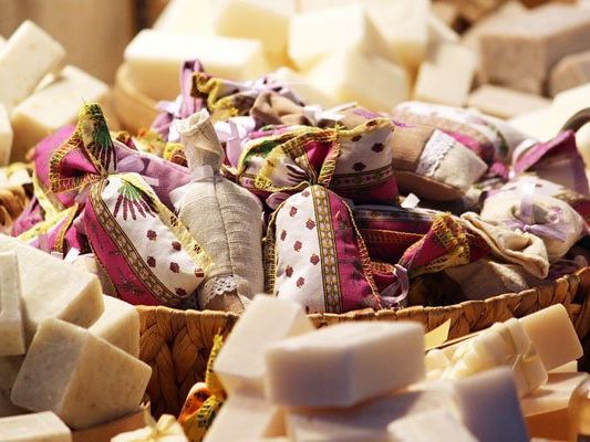 Im Trend: Kosmetik frei von Tierversuchen und Schadstoffen. Im Trend: Kosmetik frei von Tierversuchen und Schadstoffen.