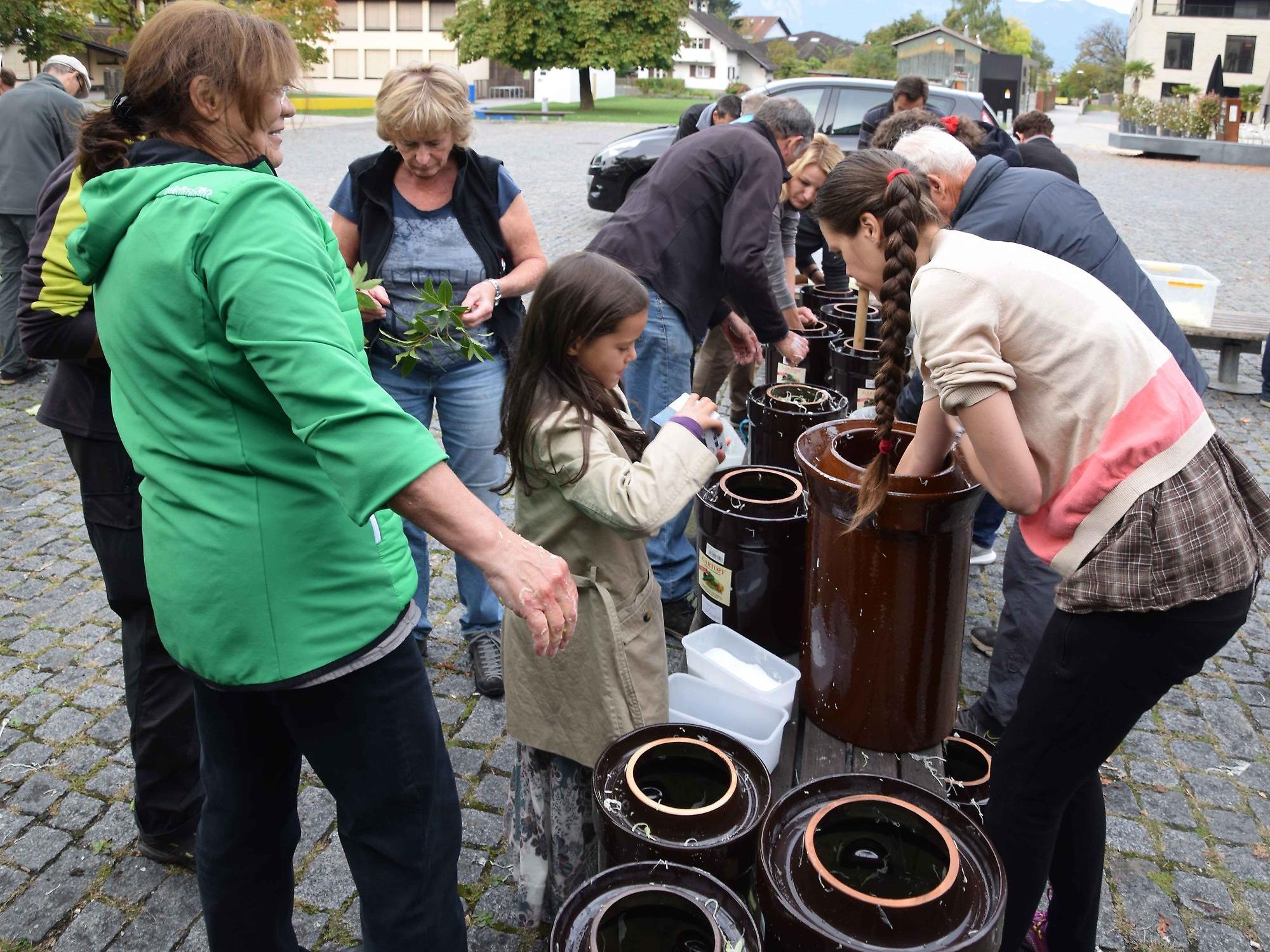 Das Team des OGV Rankweil bot (wie immer) gerne fachliche Unterstützung an. Das Team des OGV Rankweil bot (wie immer) gerne fachliche Unterstützung an.