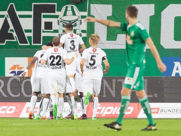Die Hütteldorfer retteten gegen Altach im Allianz Stadion, wo am Donnerstag Sassuolo zu Gast ist, gerade noch ein 1:1. Die Hütteldorfer retteten gegen Altach im Allianz Stadion, wo am Donnerstag Sassuolo zu Gast ist, gerade noch ein 1:1.