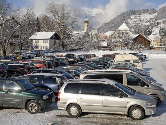 190 neue Parkplätze sollen Wintertouristen in der neuen Saison am Skigebiet Schetteregg bereit stehen.