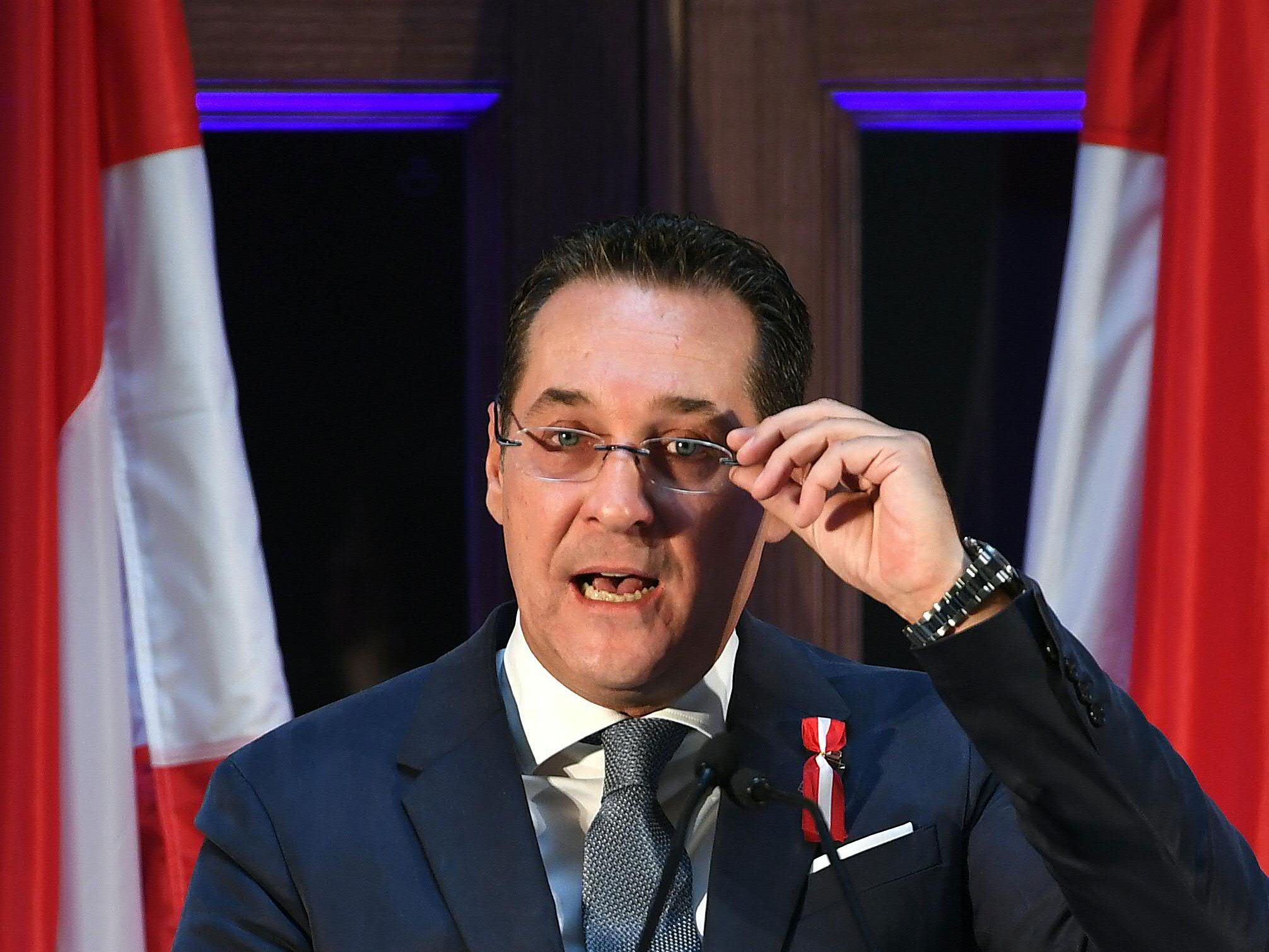 FPÖ-Bundesparteiobmann Heinz-Christian Strache sorgte mit einem Facebook-Posting für Aufregung FPÖ-Bundesparteiobmann Heinz-Christian Strache sorgte mit einem Facebook-Posting für Aufregung