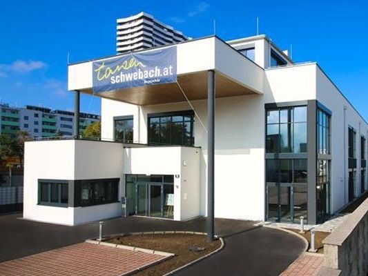 Die neue Tanschule "Schwebach" eröffnet in Wien-Donaustadt. Die neue Tanschule "Schwebach" eröffnet in Wien-Donaustadt.