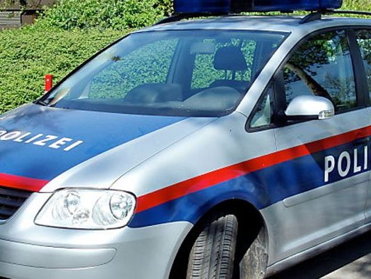 19-Jähriger wurde im Bezirk Gänserndorf seines Autos beraubt. 19-Jähriger wurde im Bezirk Gänserndorf seines Autos beraubt.