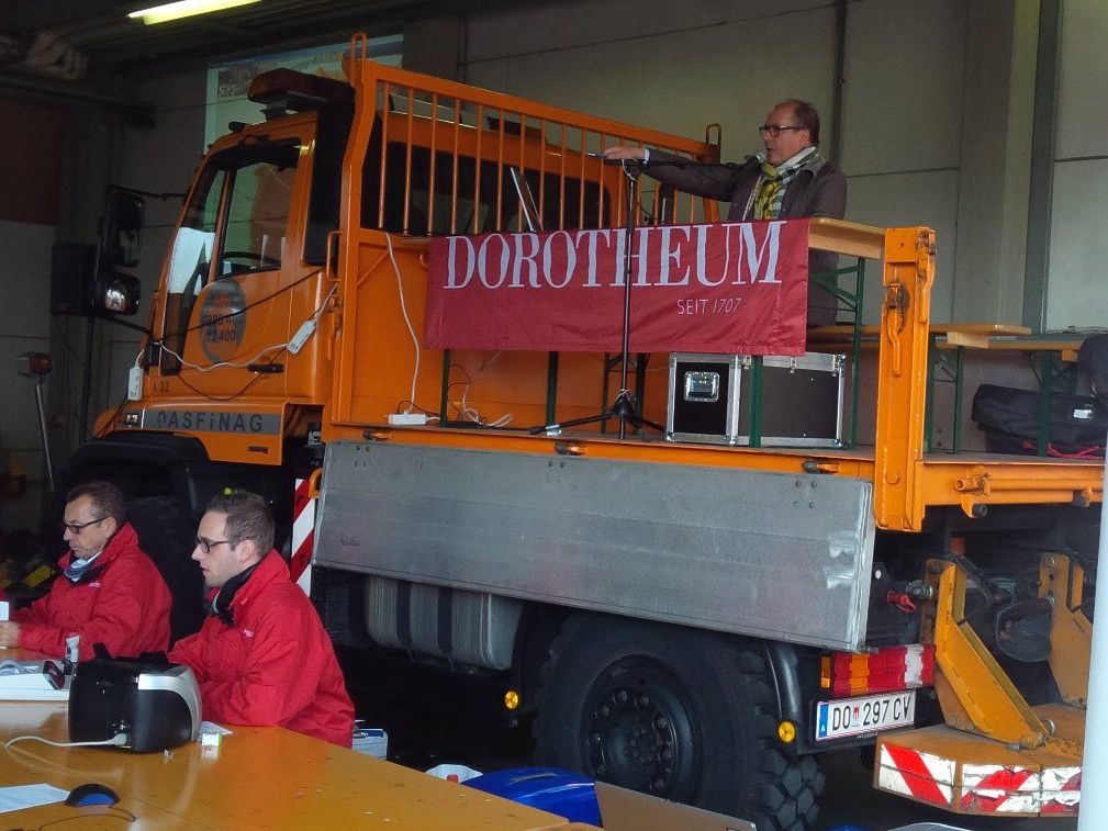 Mehrere Pkw, sieben Lkw, 20 Kasten- und Pritschenfahrzeug sowie zahlreiche Spezialgeräte im Angebot Mehrere Pkw, sieben Lkw, 20 Kasten- und Pritschenfahrzeug sowie zahlreiche Spezialgeräte im Angebot