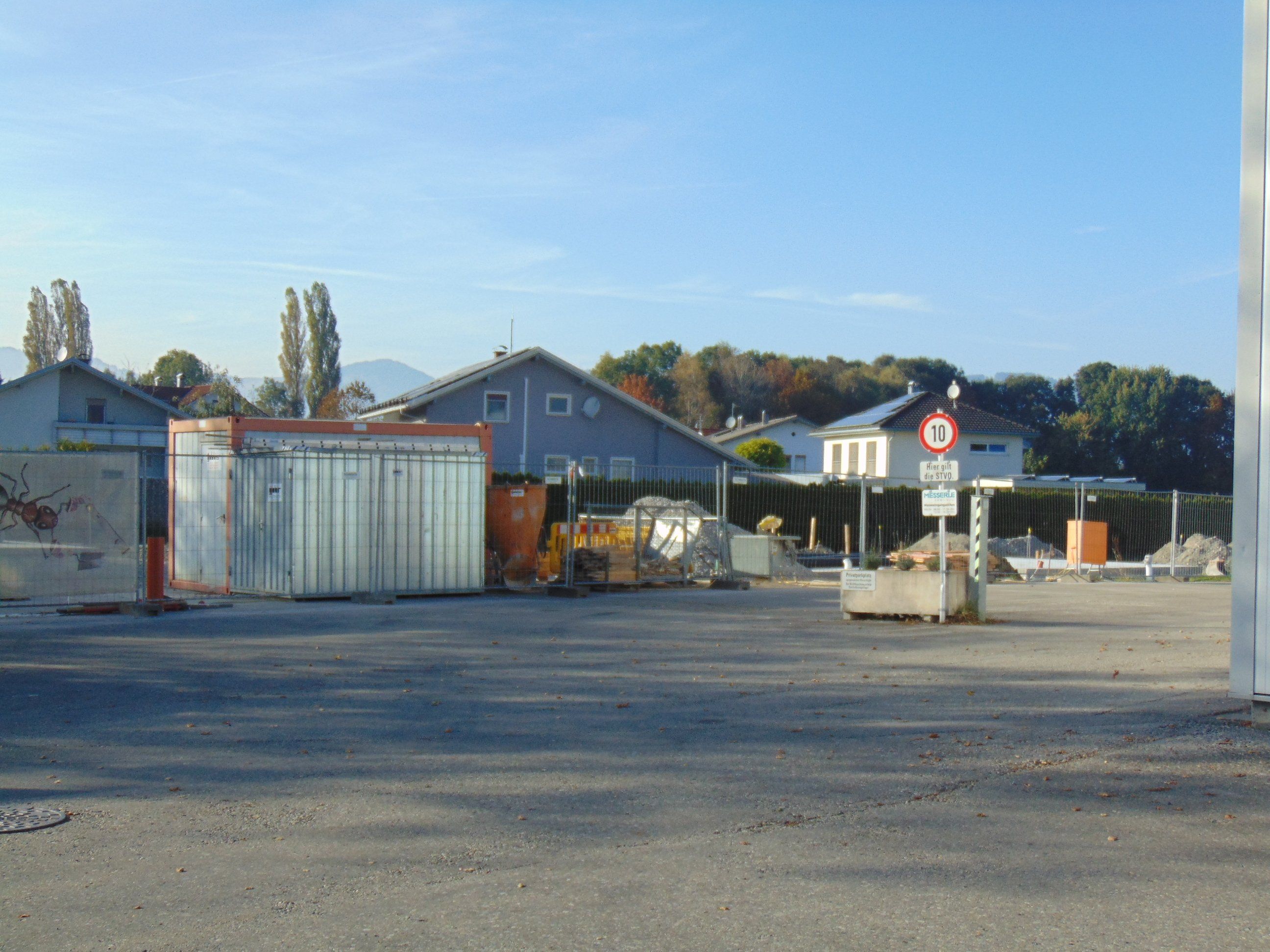 An der Neuen Landstraße entstehen zwei Wohnanlagen. An der Neuen Landstraße entstehen zwei Wohnanlagen.