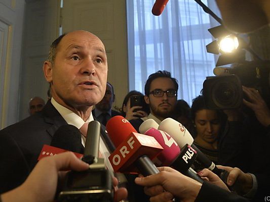 "Wo gab's einen Streit?" "Wo gab's einen Streit?"