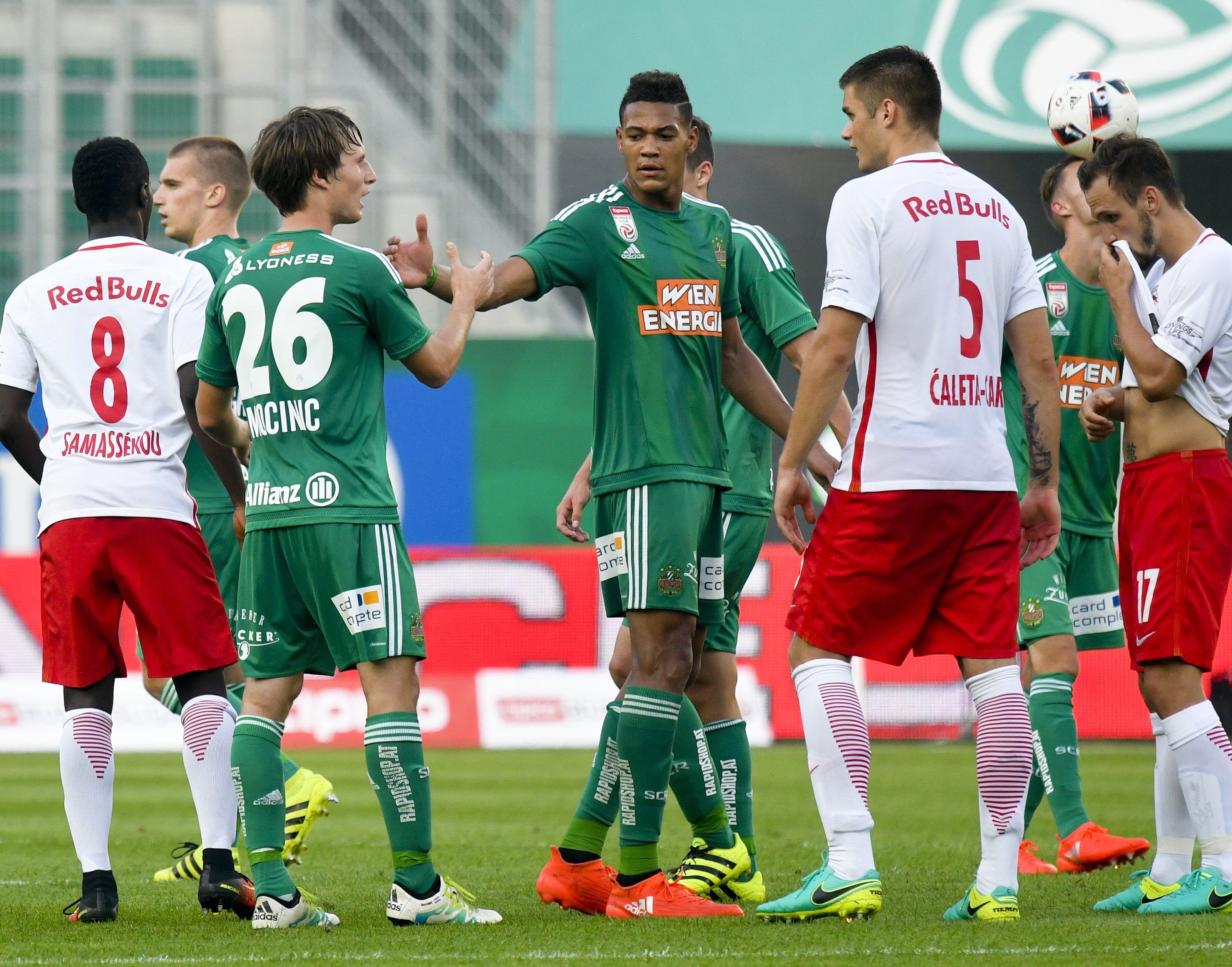 LIVE-Ticker zum Spiel Red Bull Salzburg gegen SK Rapid Wien ab 16.30 Uhr. LIVE-Ticker zum Spiel Red Bull Salzburg gegen SK Rapid Wien ab 16.30 Uhr.