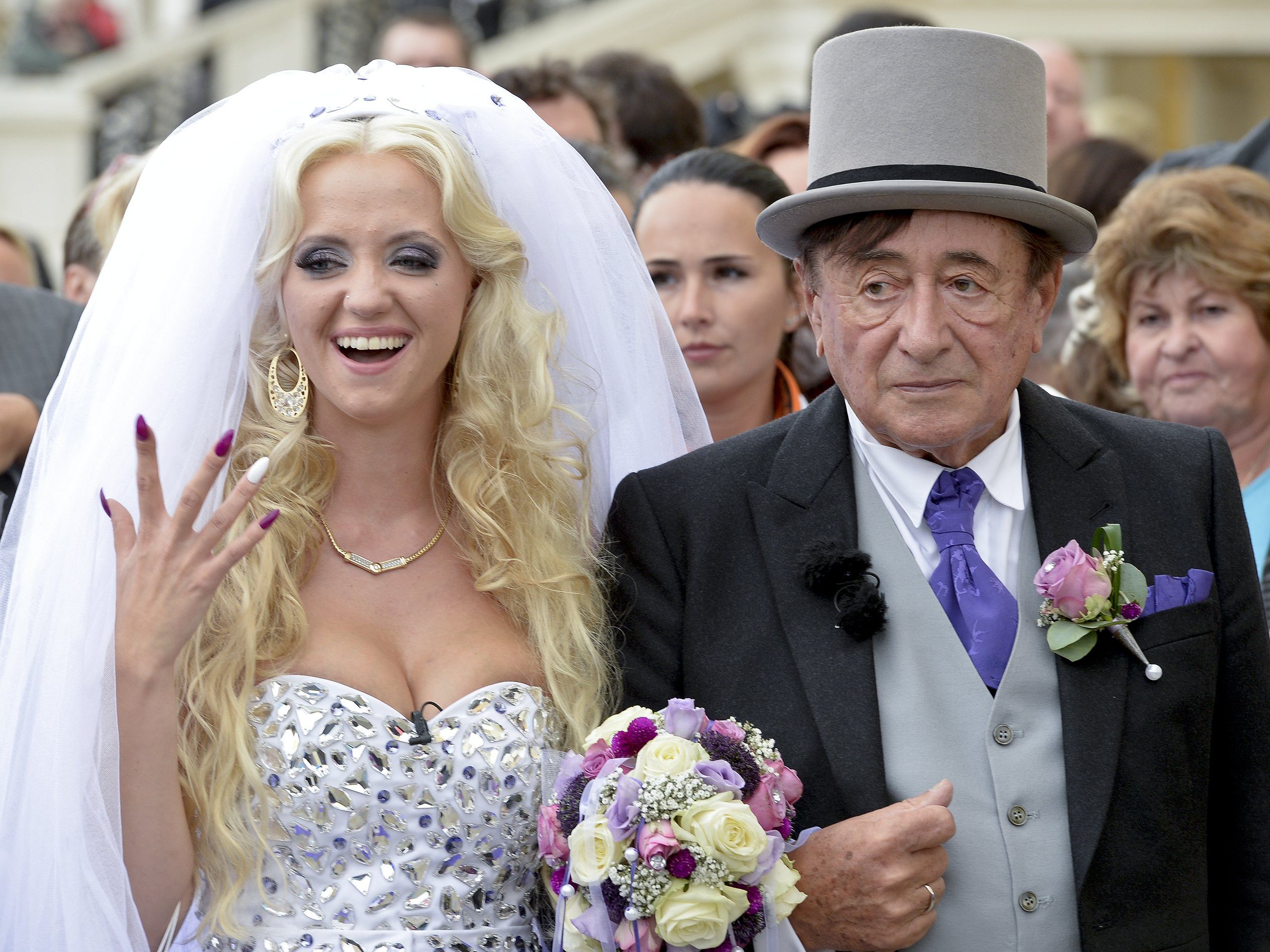 Cathy und Richard Lugner bei ihrer Hochzeit. Cathy und Richard Lugner bei ihrer Hochzeit.