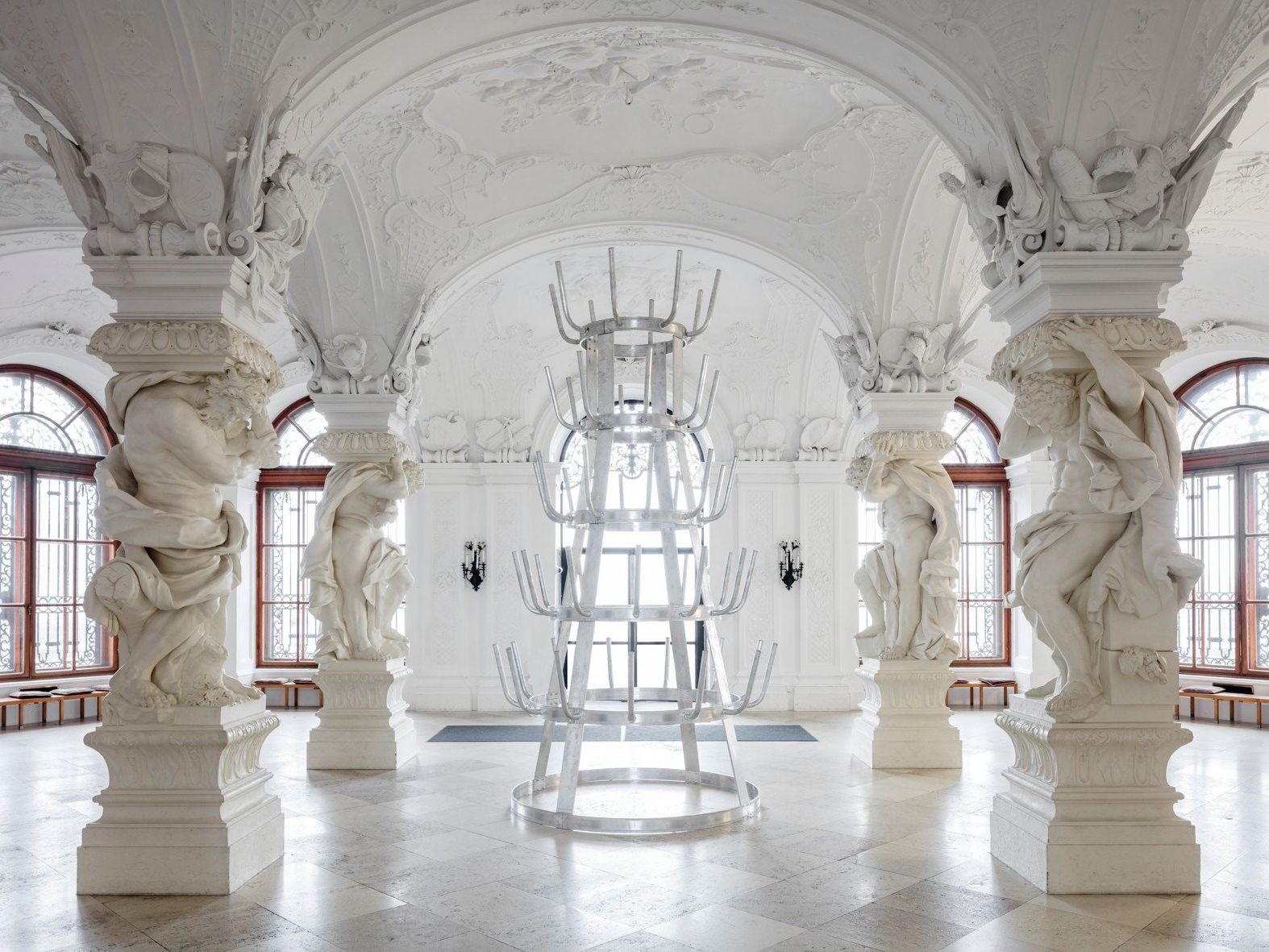 Der Weihnachtsbaum 2016 im Belvedere von Christoph Meier und Salvatore Viviano Der Weihnachtsbaum 2016 im Belvedere von Christoph Meier und Salvatore Viviano