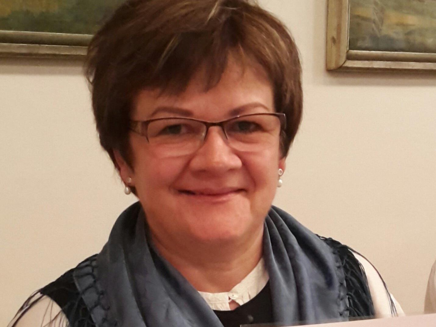 Trachtenobfrau Ulrike Bitschnau erhielt kürzlich das silberne Verdienstzeichen des Bundes österreichischer Trachten- und Heimatverbände