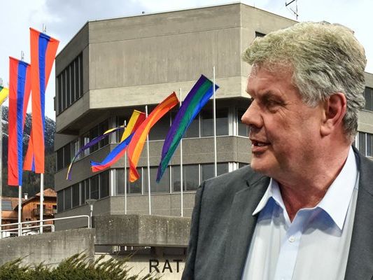 Das Bludenzer Sparprogramm sieht unter anderem geringere Gehälter der politischen Entscheider um Bürgermeister Katzenmayer vor. Das Bludenzer Sparprogramm sieht unter anderem geringere Gehälter der politischen Entscheider um Bürgermeister Katzenmayer vor.