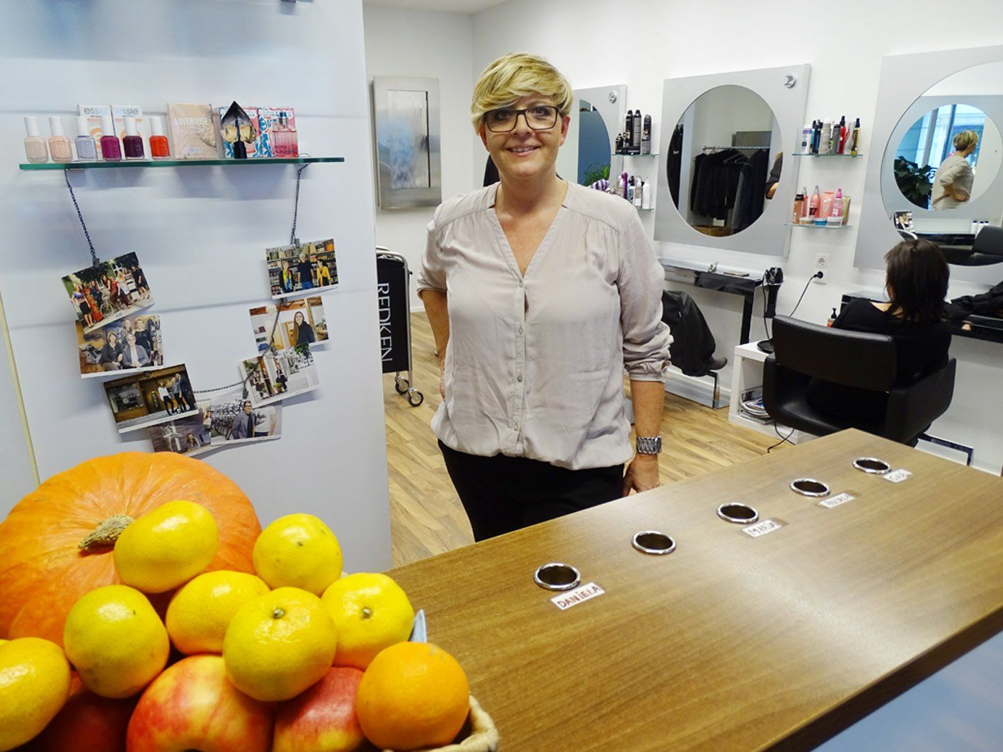 Andrea Amann lädt zur 10-Jahres-Feier ihres Frisörstudios „crehaartiv“ in der Marktstraße. Andrea Amann lädt zur 10-Jahres-Feier ihres Frisörstudios „crehaartiv“ in der Marktstraße.