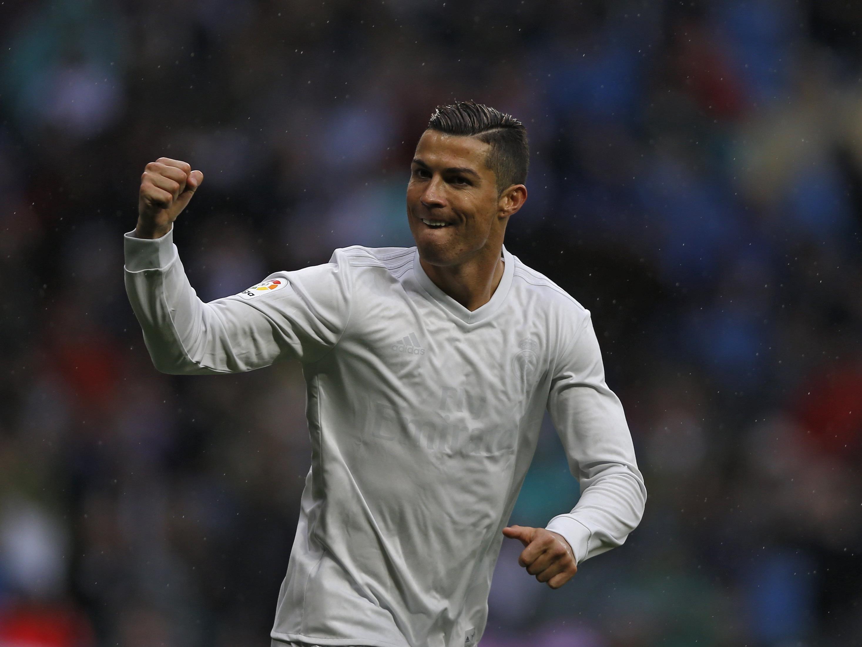 Cristiano Ronaldo ist nicht nur auf dem Feld gerne schnell unterwegs. Cristiano Ronaldo ist nicht nur auf dem Feld gerne schnell unterwegs.