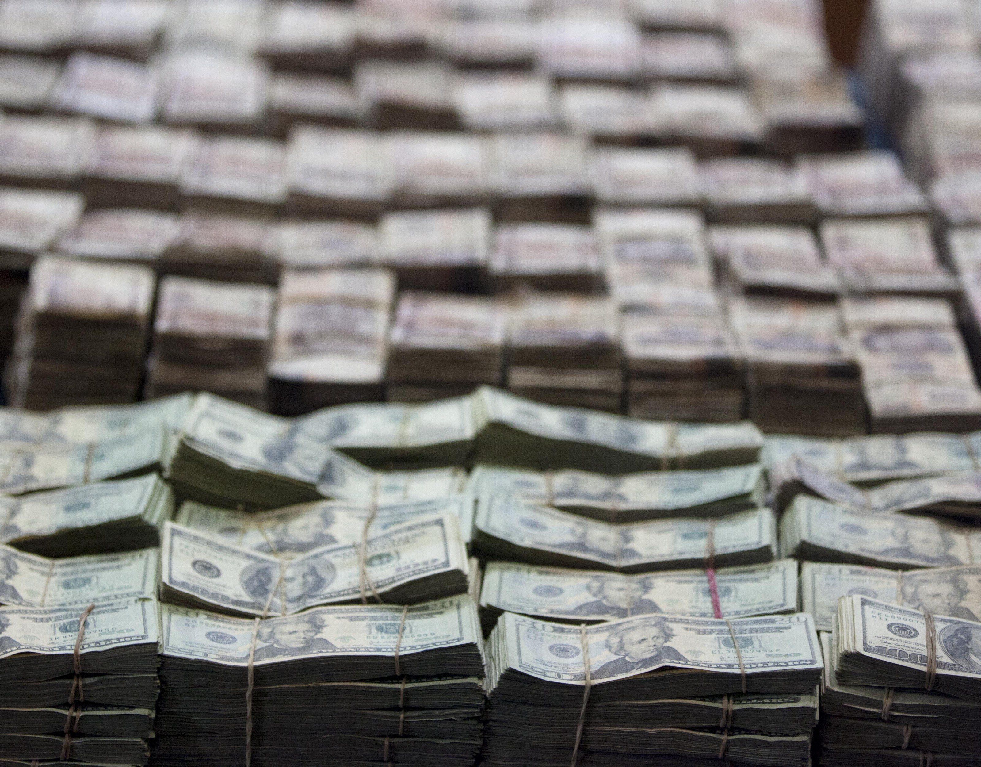 Schon bei den Wahl-Zwischenergebnissen stürtze der Peso ins Bodenlose. Schon bei den Wahl-Zwischenergebnissen stürtze der Peso ins Bodenlose.