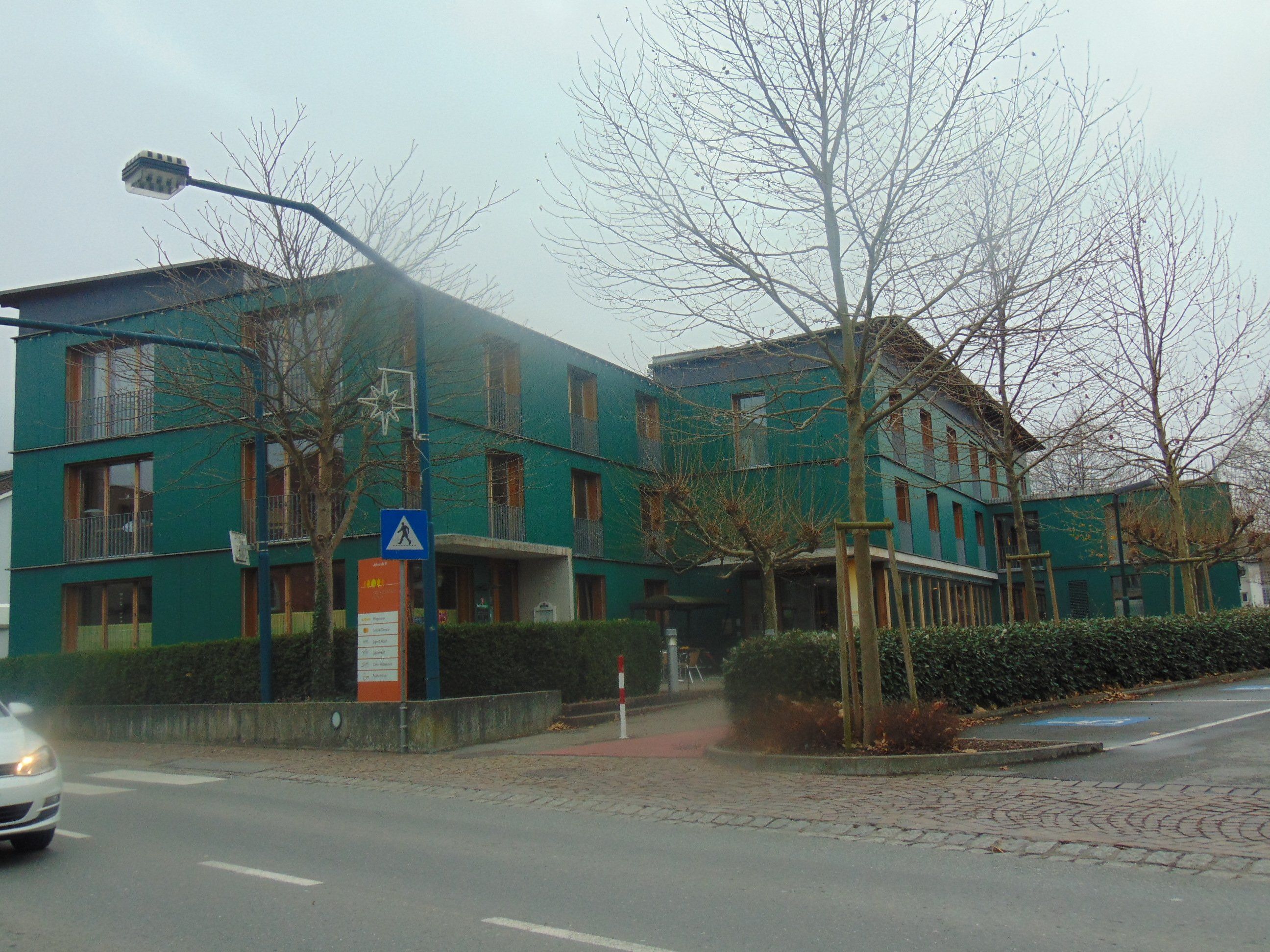 Auf dem Dach des Sozialzentrums soll eine PV Anlage entstehen Auf dem Dach des Sozialzentrums soll eine PV Anlage entstehen