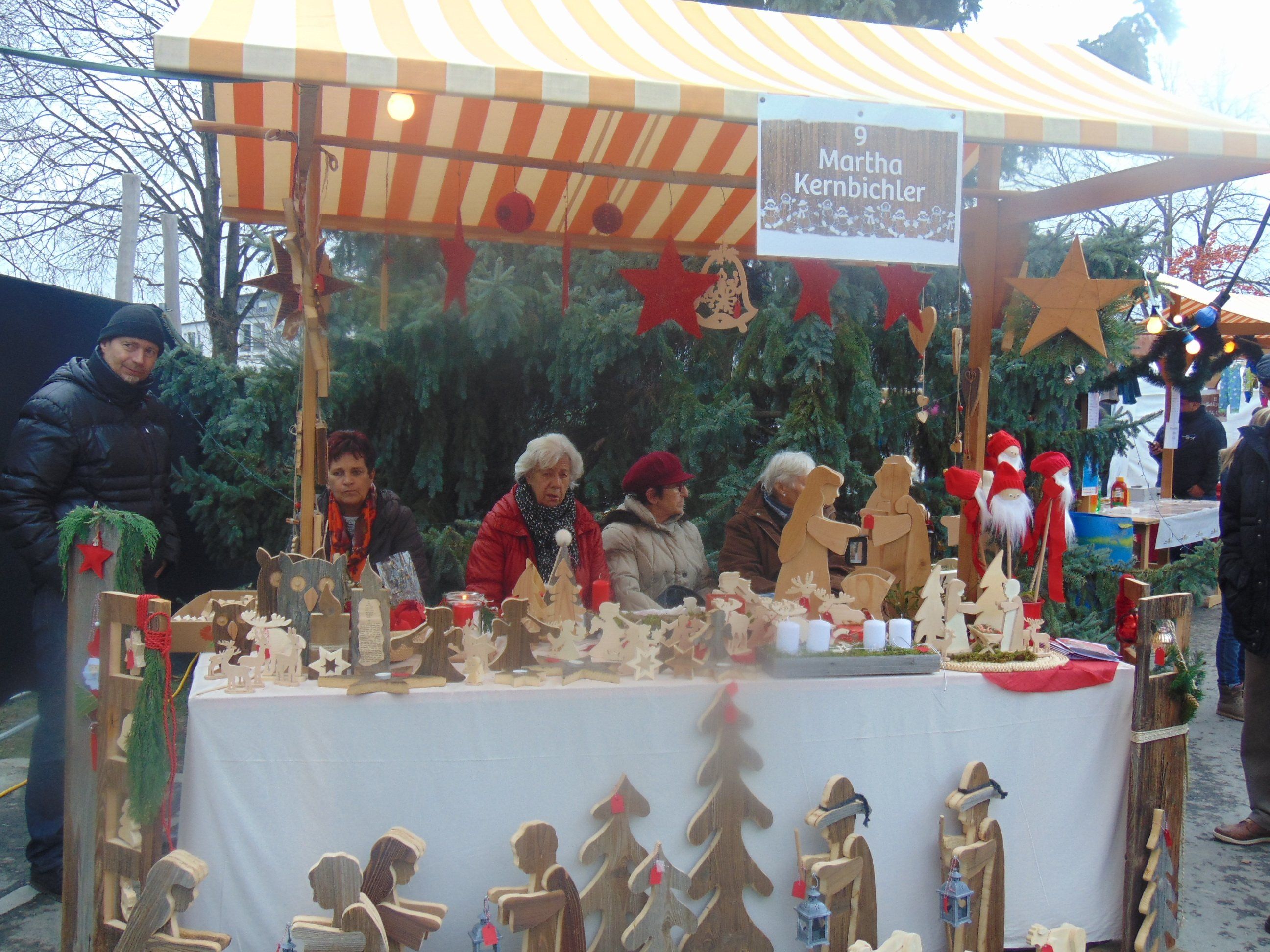 Auf dem Weihnachtsmarkt in Mäder gab es Dekorationen und Selbstgemachtes Auf dem Weihnachtsmarkt in Mäder gab es Dekorationen und Selbstgemachtes