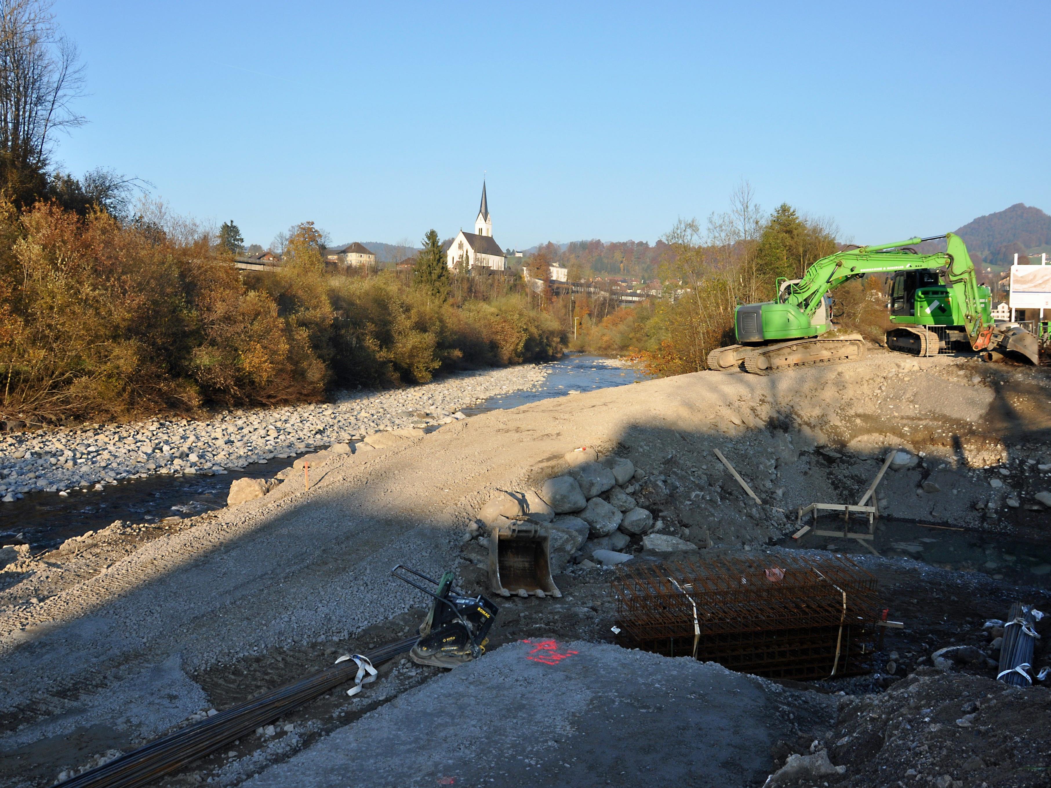 Mit den umfangreichen Bauarbeiten an der Bregenzer Ache wurde bereits gestartet.