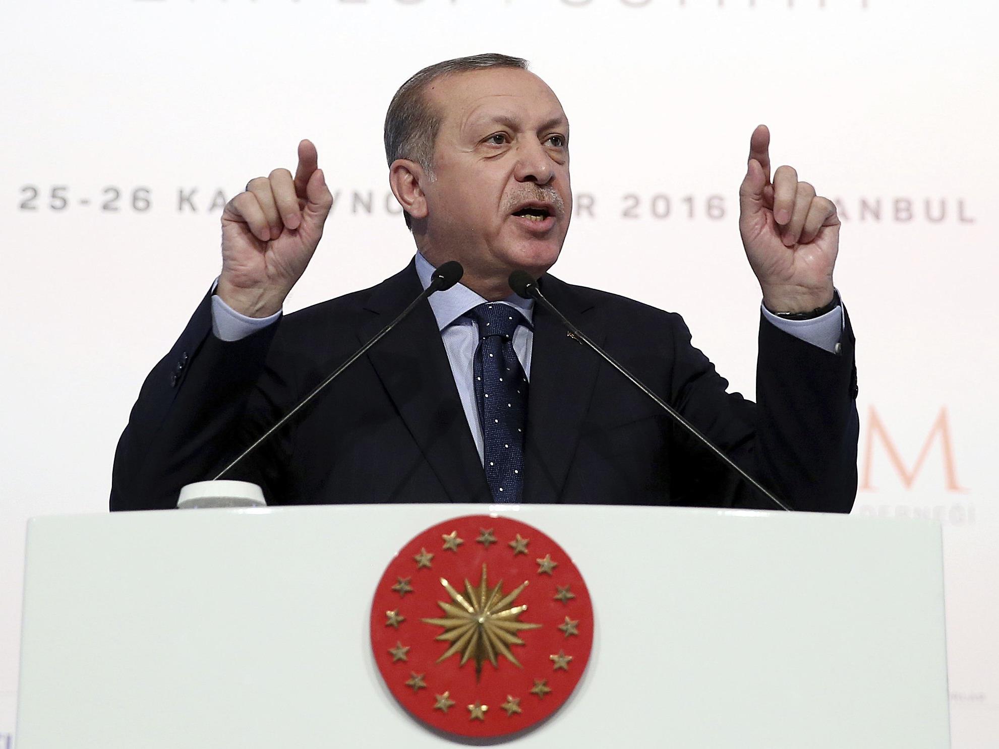 Türkischer Präsident droht EU mit Grenzöffnung für Flüchtlinge.