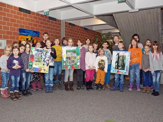 Ausstellung Rathaus – SchülerInnen des SPZ. Ausstellung Rathaus – SchülerInnen des SPZ.