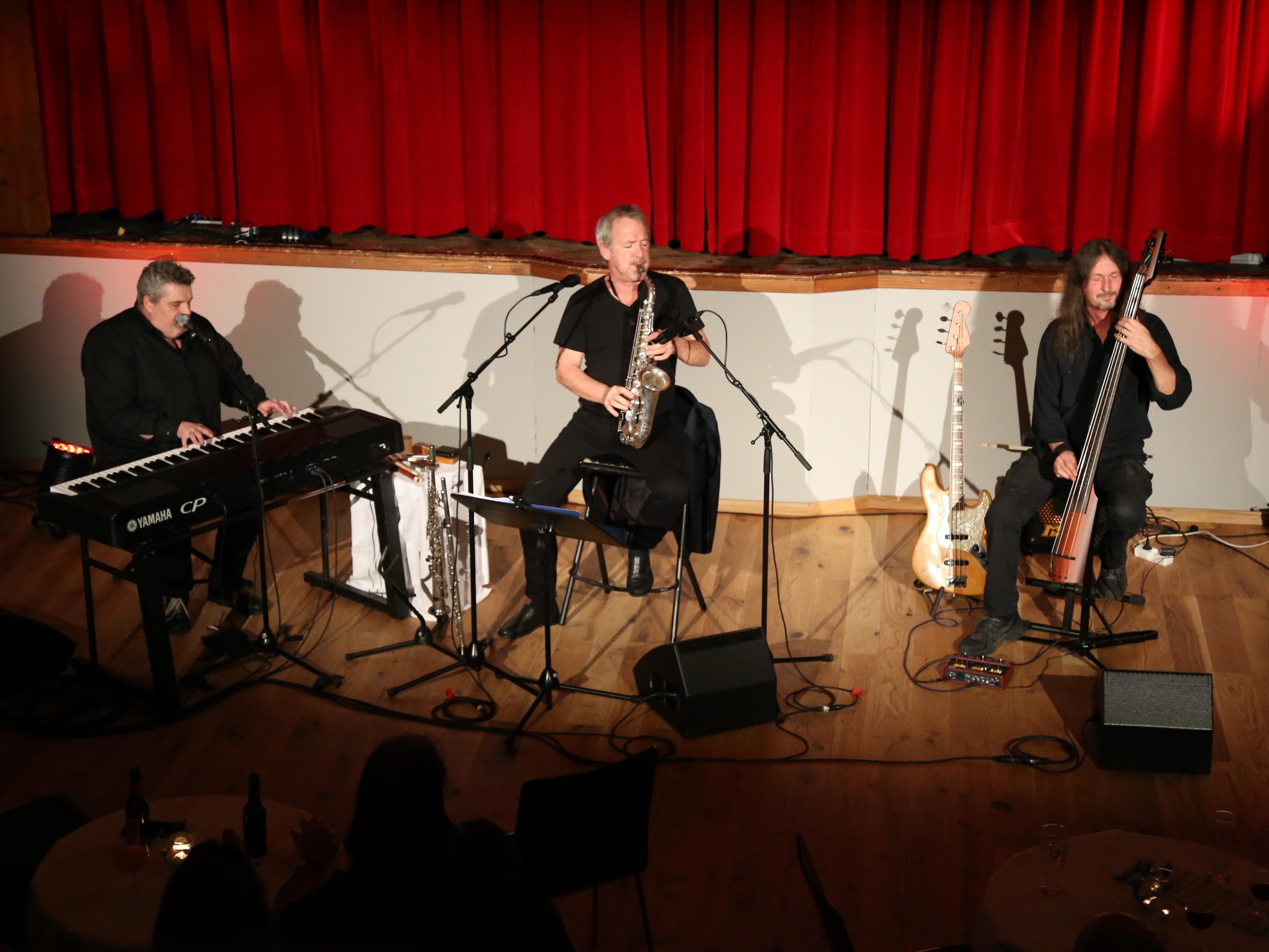 Ein besonders talentiertes musikalisches Trio gastierte am Samstag im Vereinshaus Göfis.