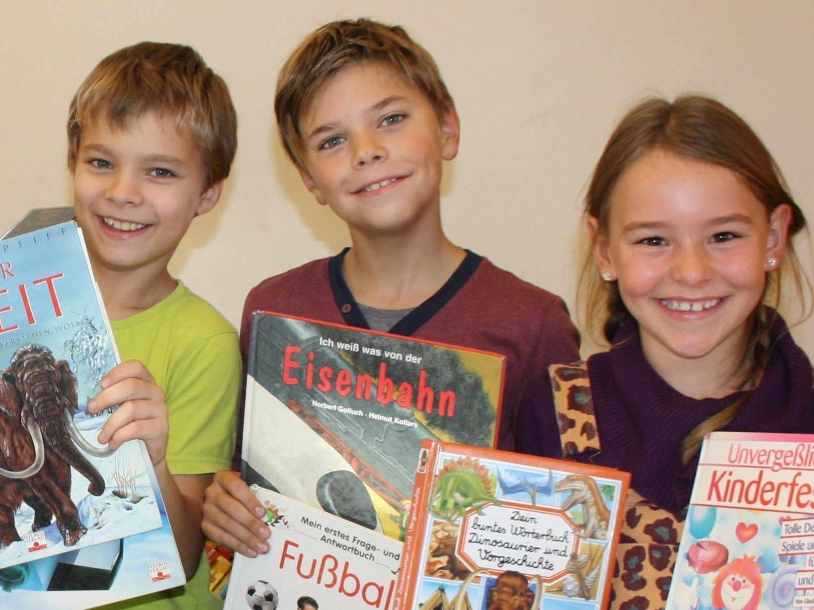 Eine Fundgrube für lesehungrige Kinder und Erwachsene bietet der „Flohmarkt“ der Bücherei-Spielothek im Lochauer Schulzentrum.