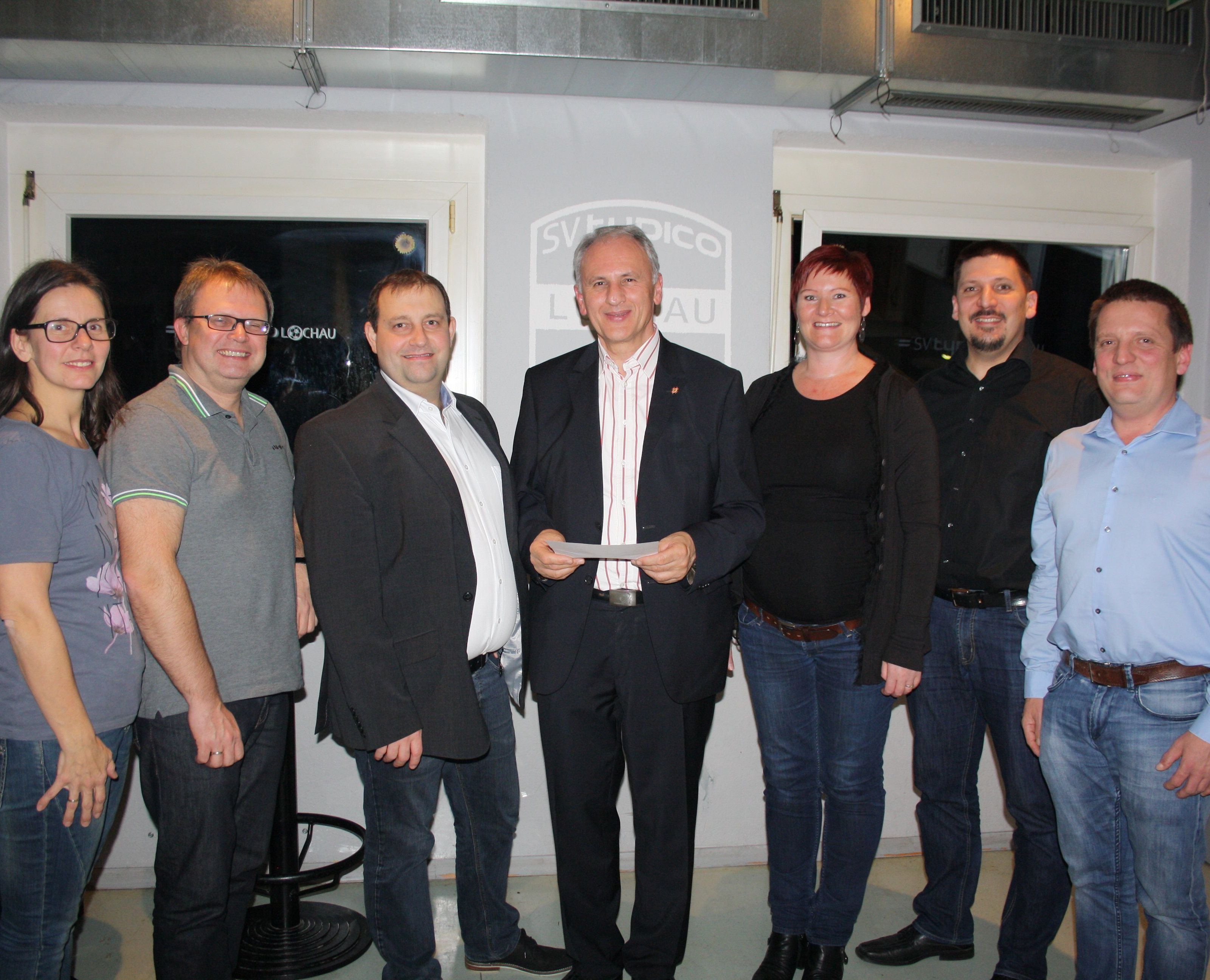 Die Berichte über ein erfolgreiches Vereinsjahr standen im Mittelpunkt: Michaela und Michael Schmid (Jugendreferenten), Kapellmeister Matthias Walser, Vorstand Wolfram Baldauf, Caroline Stefani (Schriftführerin), Volker Stefani (Kassier) und Markus Stefani (Chronist-Assistent), von links. Die Berichte über ein erfolgreiches Vereinsjahr standen im Mittelpunkt: Michaela und Michael Schmid (Jugendreferenten), Kapellmeister Matthias Walser, Vorstand Wolfram Baldauf, Caroline Stefani (Schriftführerin), Volker Stefani (Kassier) und Markus Stefani (Chronist-Assistent), von links.