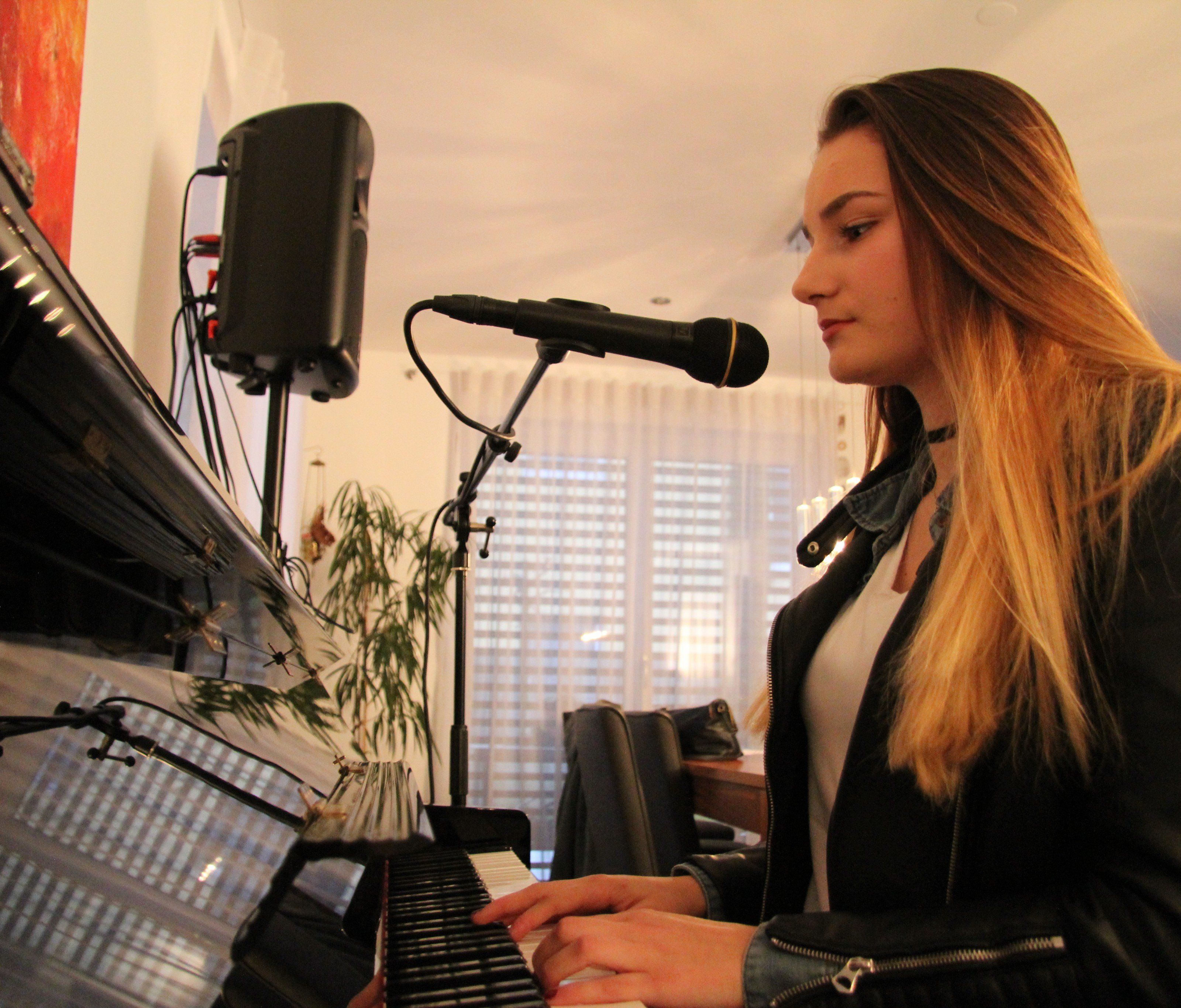 Die Harderin Maja Maksimovic tritt bei The Voice of Germany an. Die Harderin Maja Maksimovic tritt bei The Voice of Germany an.